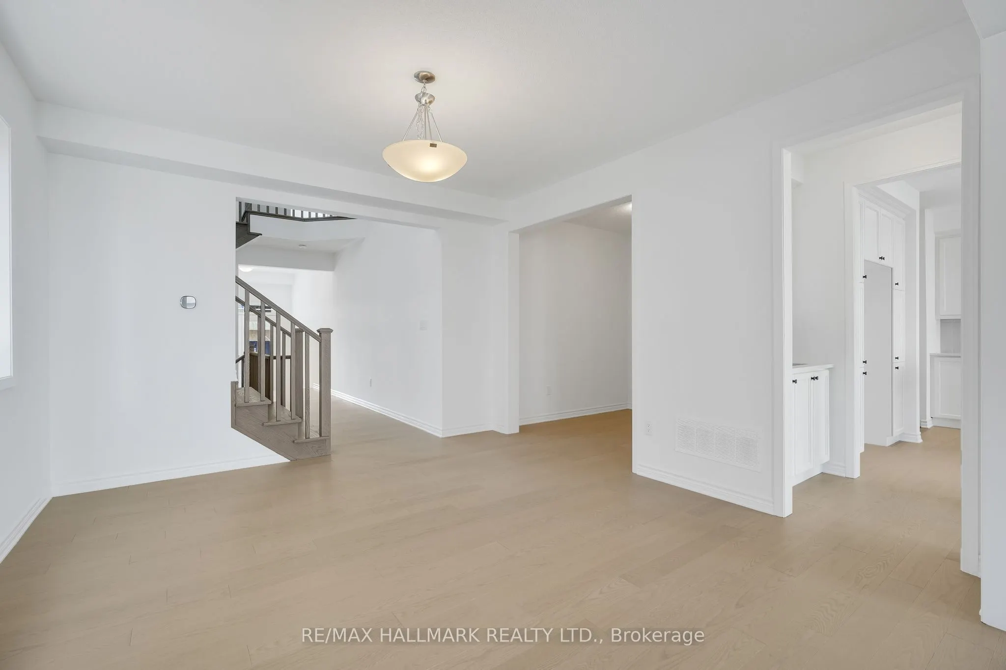 634 Newlove Street