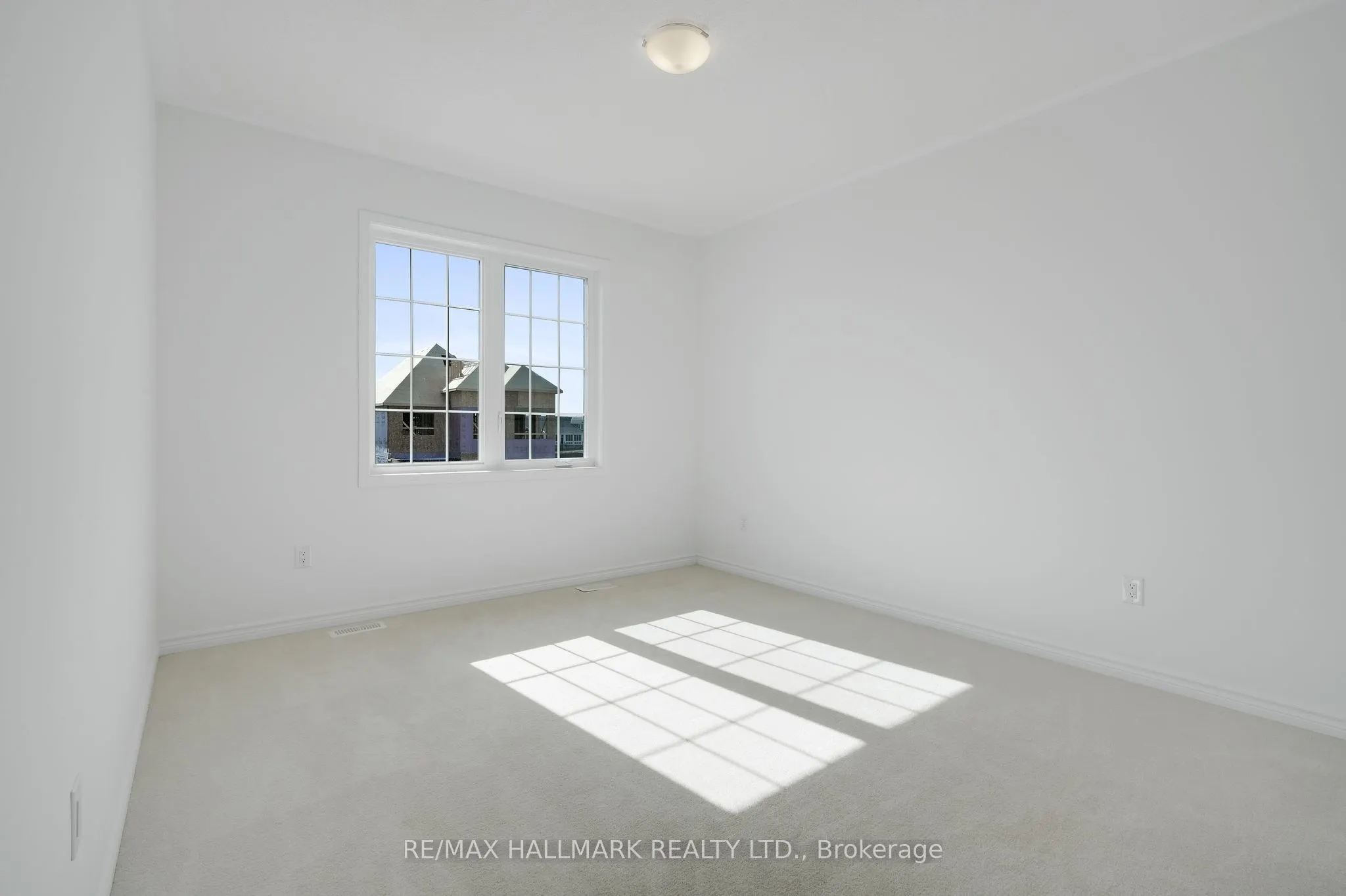 634 Newlove Street
