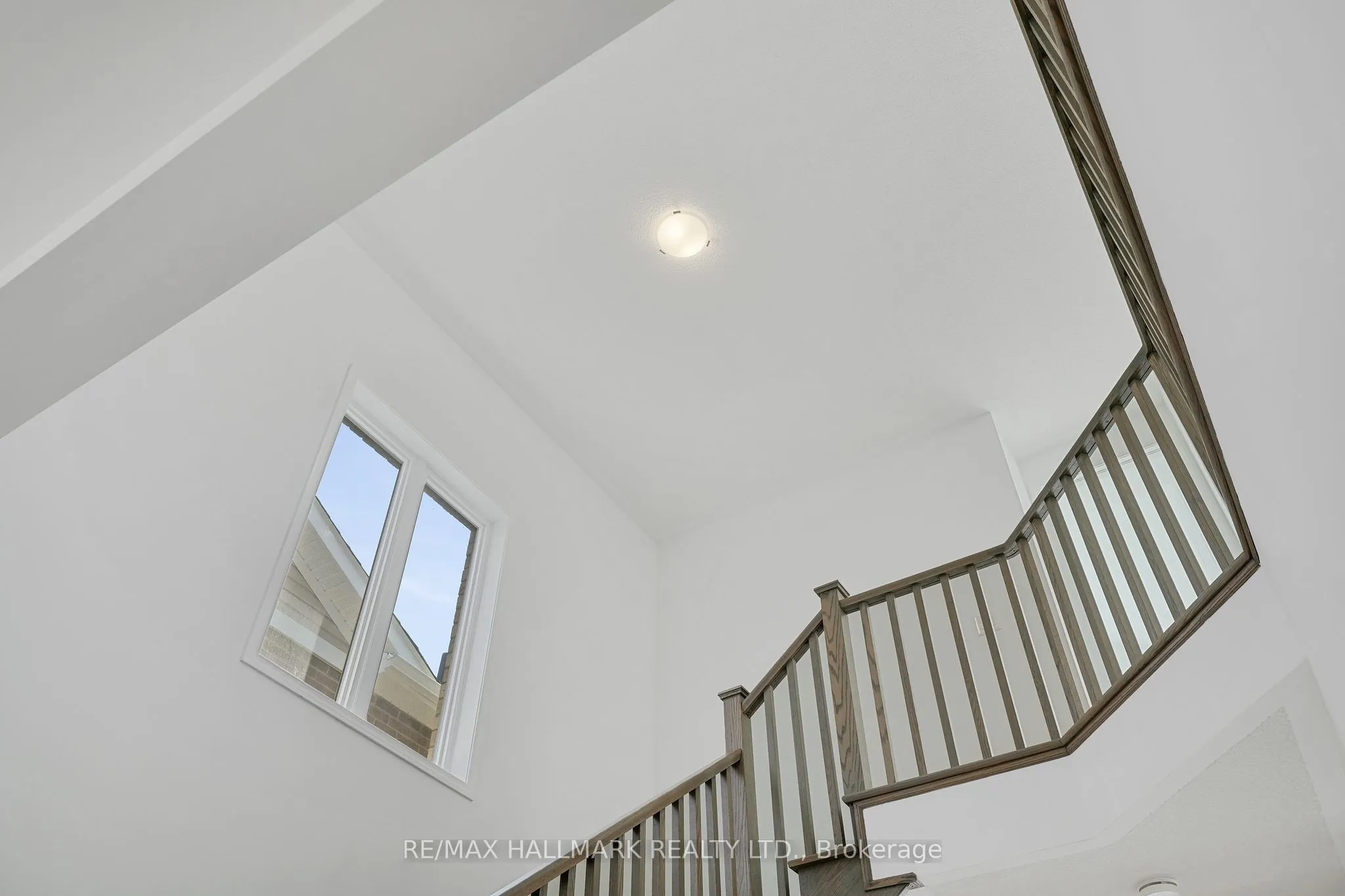 634 Newlove Street