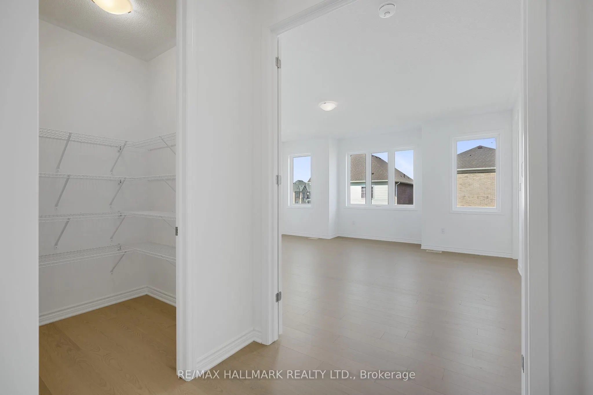 634 Newlove Street
