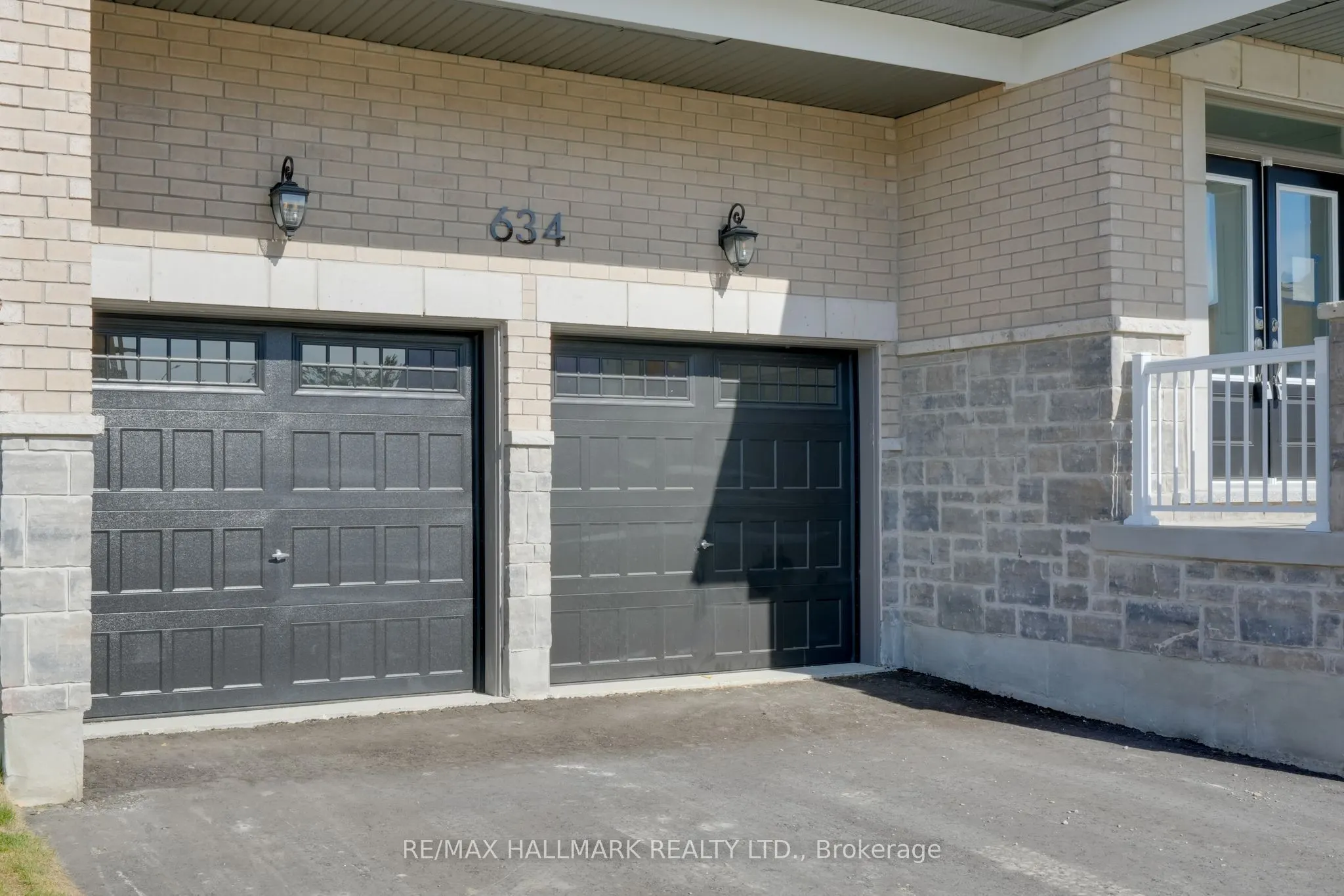 634 Newlove Street