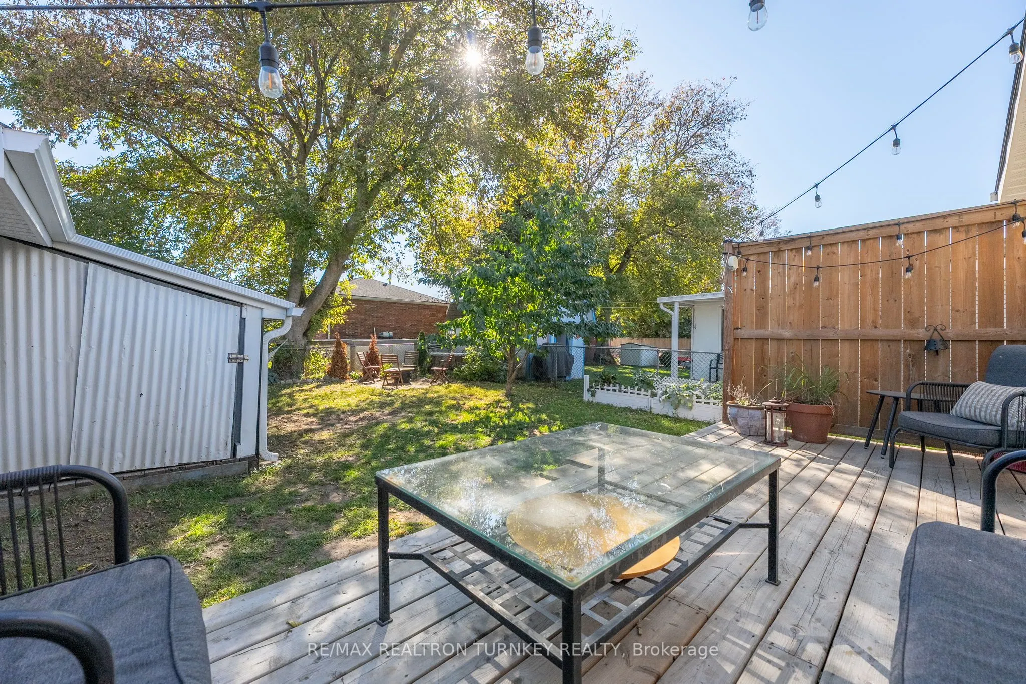86 Simcoe Street
