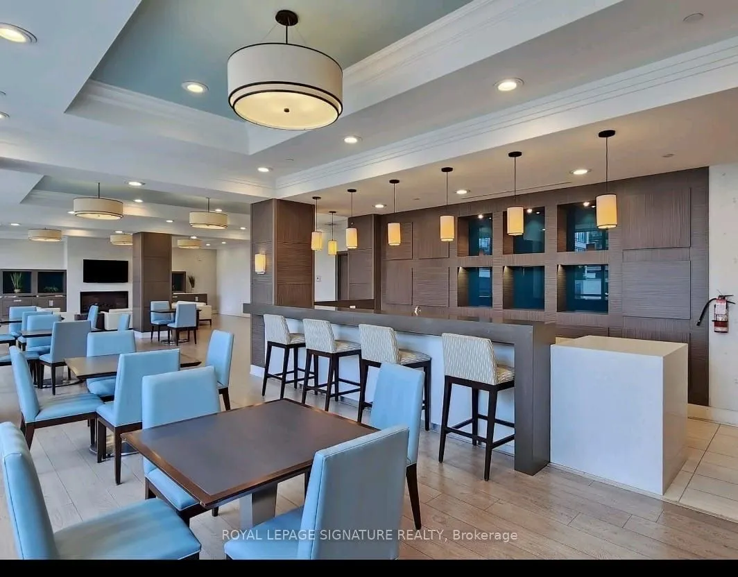 372 Hwy 7 E, #306