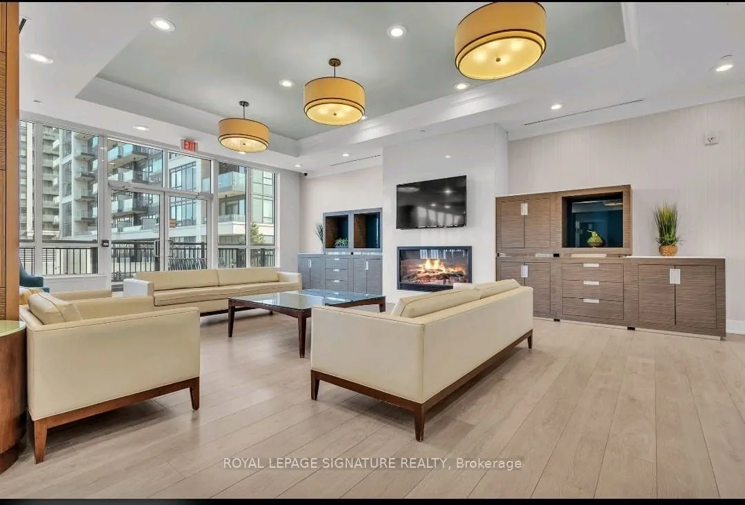 372 Hwy 7 E, #306