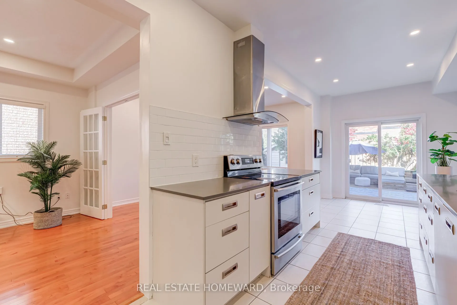 8 Ozner Crescent