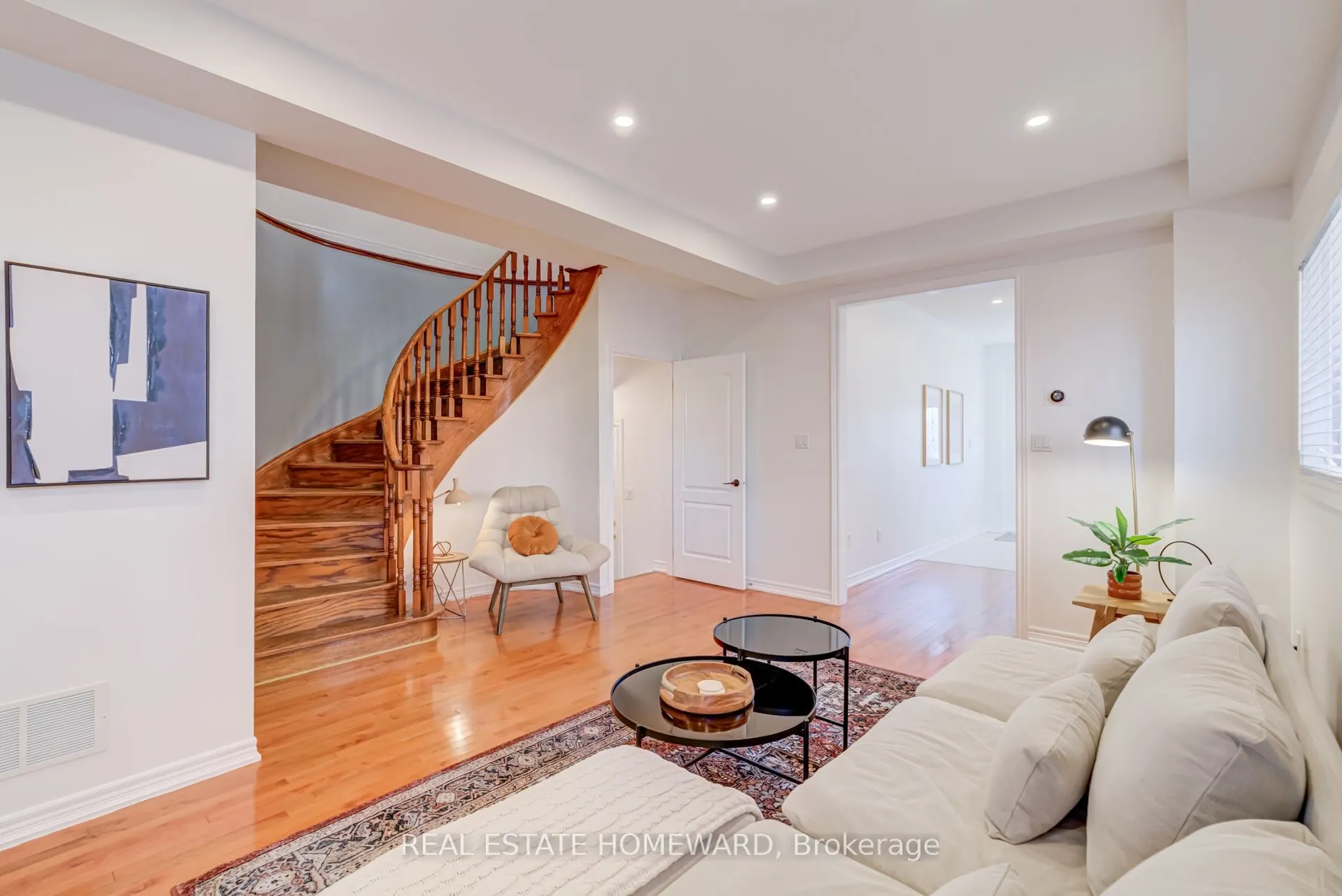 8 Ozner Crescent