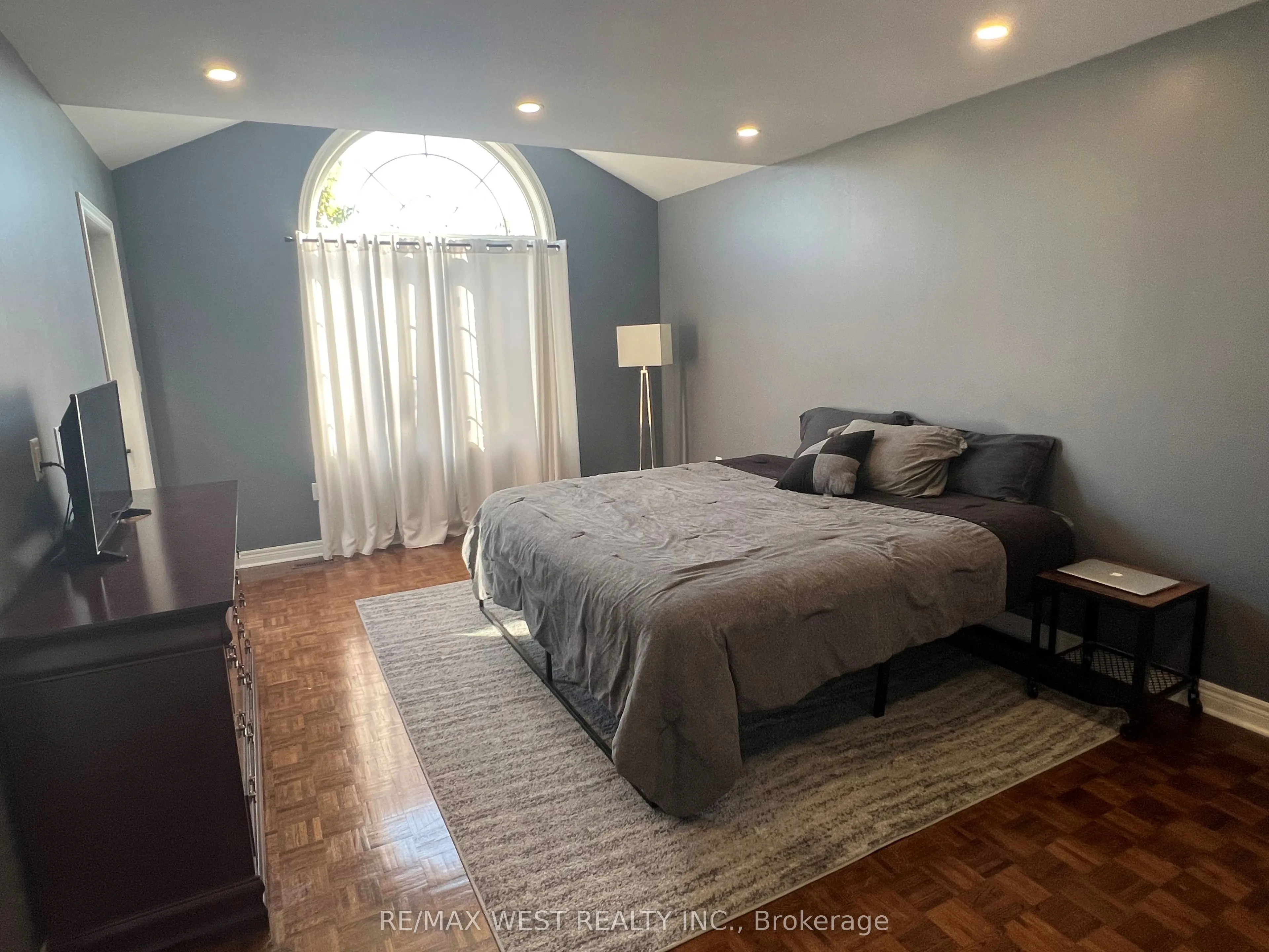 10 Villa Antica Drive