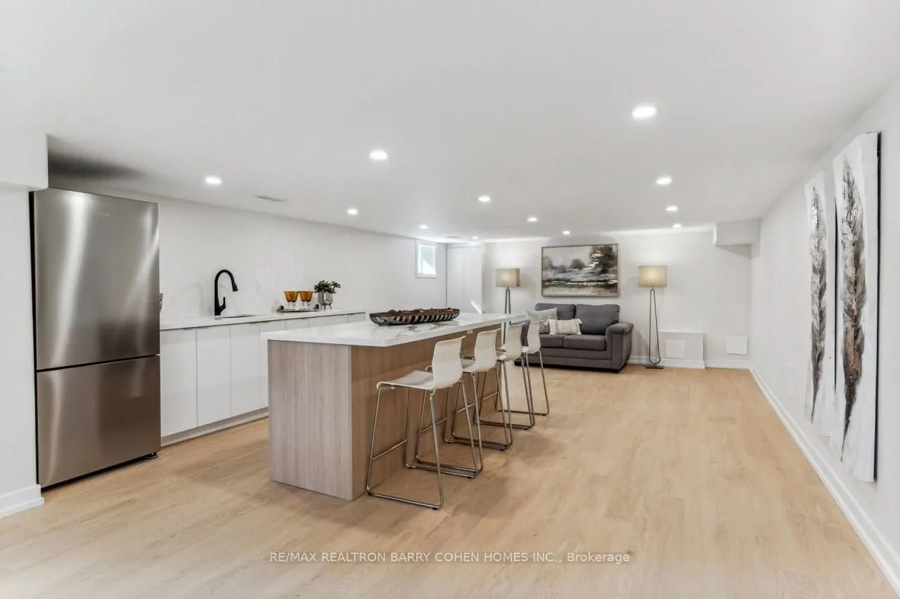31 Kennedy Street W