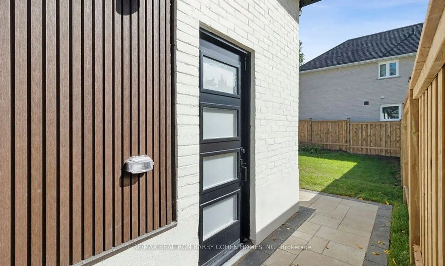 31 Kennedy Street W