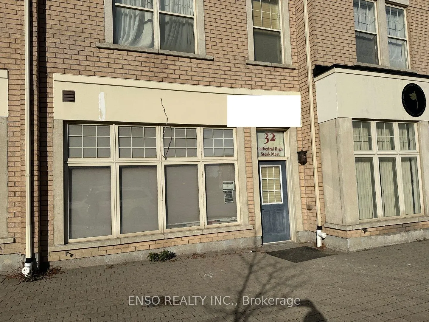 32 Cathedral High Street
