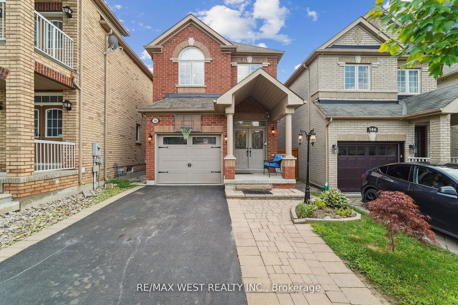 148 Chayna Crescent