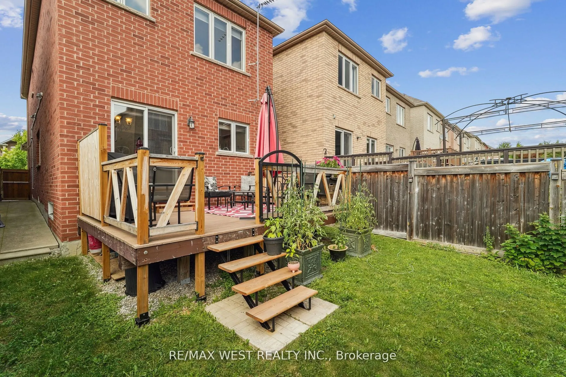 148 Chayna Crescent
