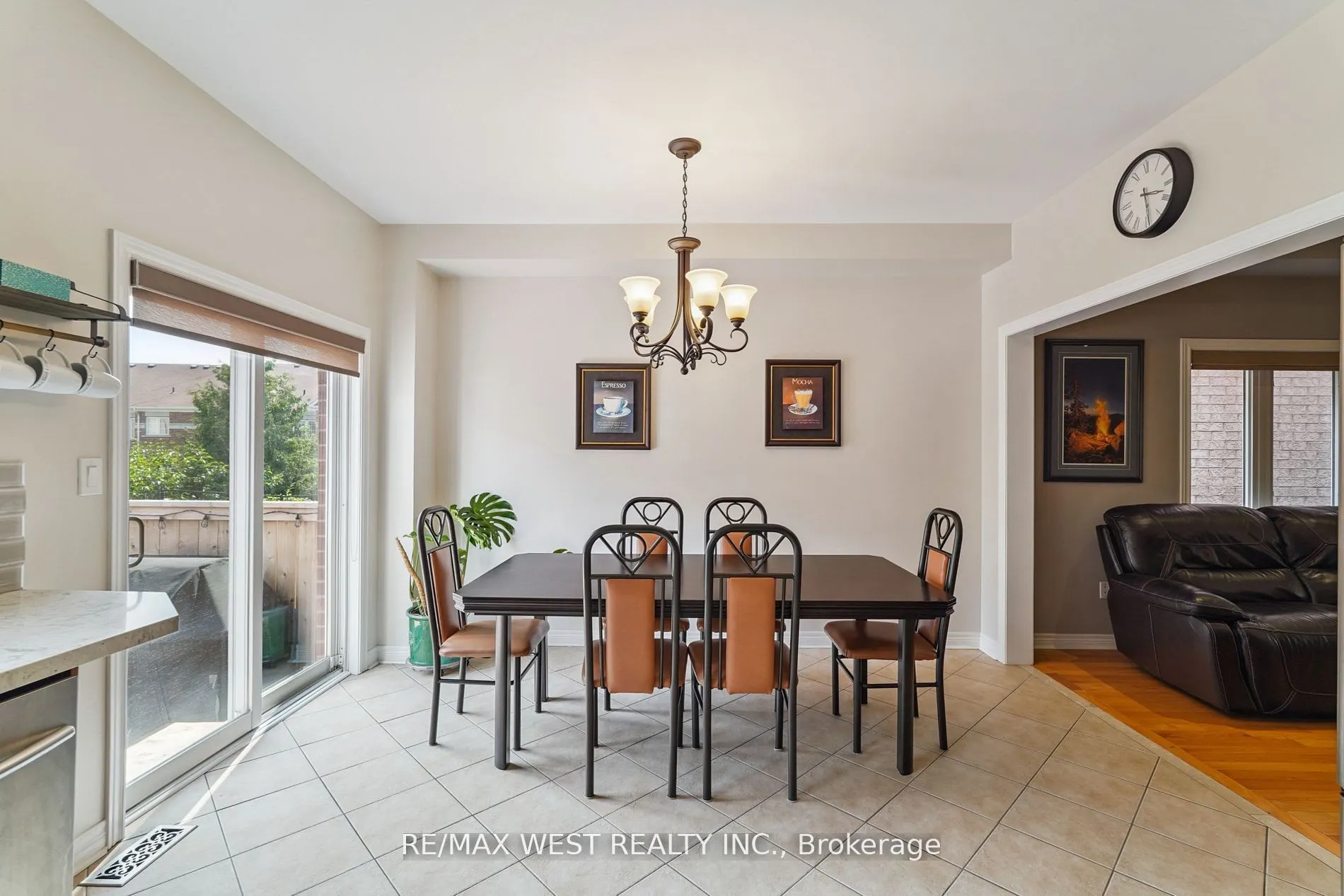 148 Chayna Crescent