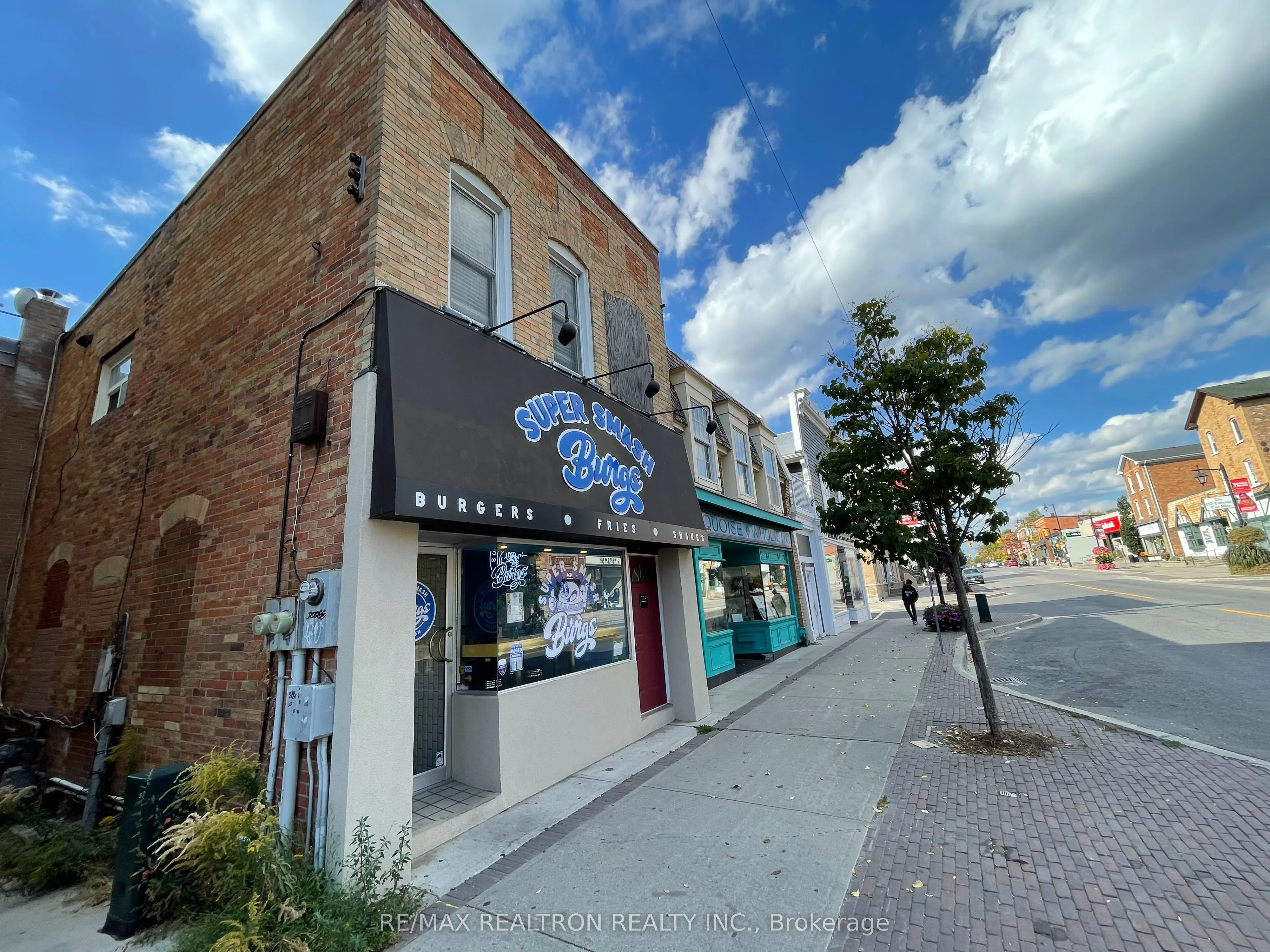 76 Main Street N