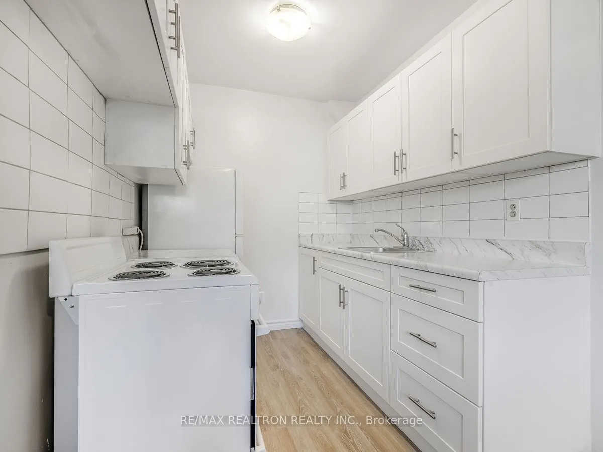 165 Colborne Avenue, #102