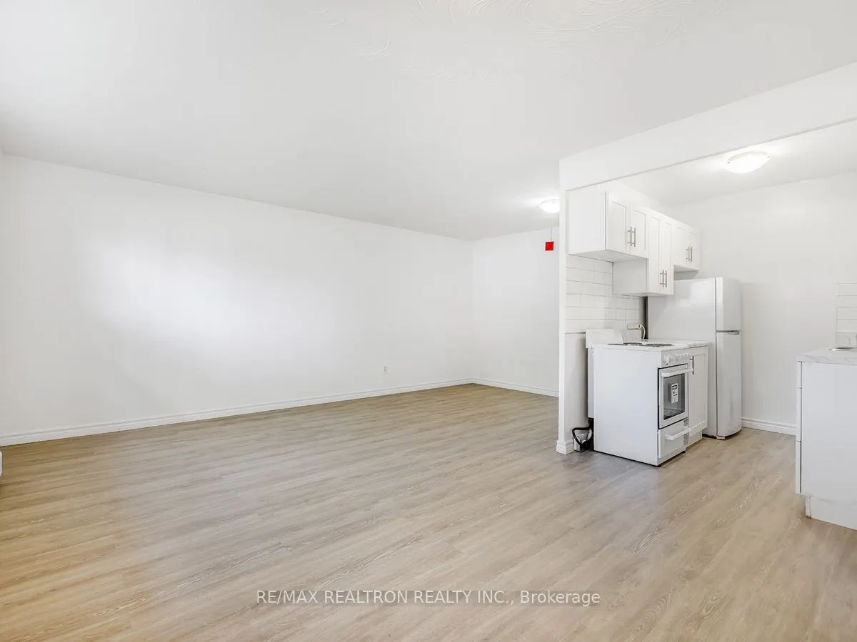 165 Colborne Avenue, #102