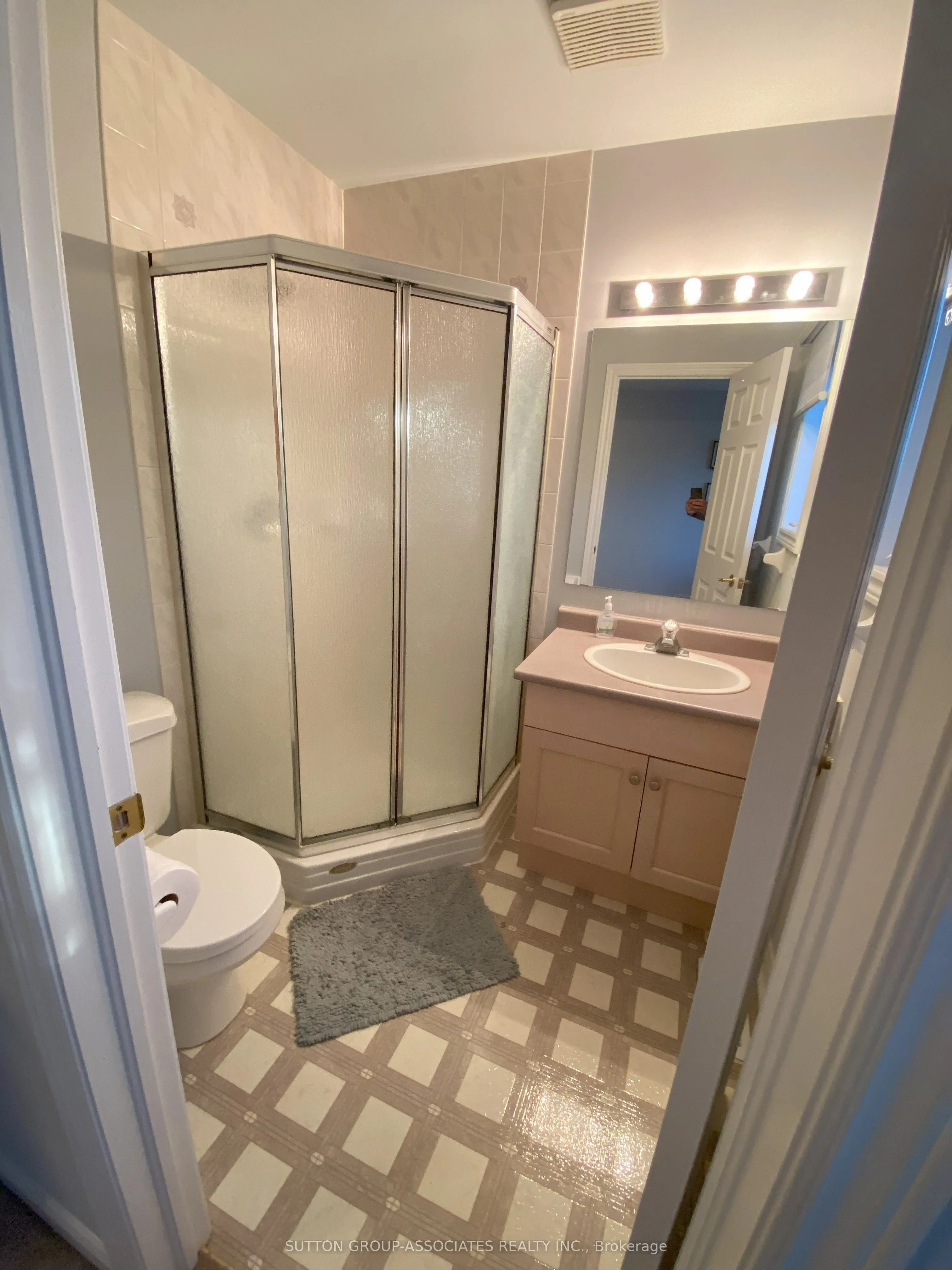 13 Sunset Boulevard, #7