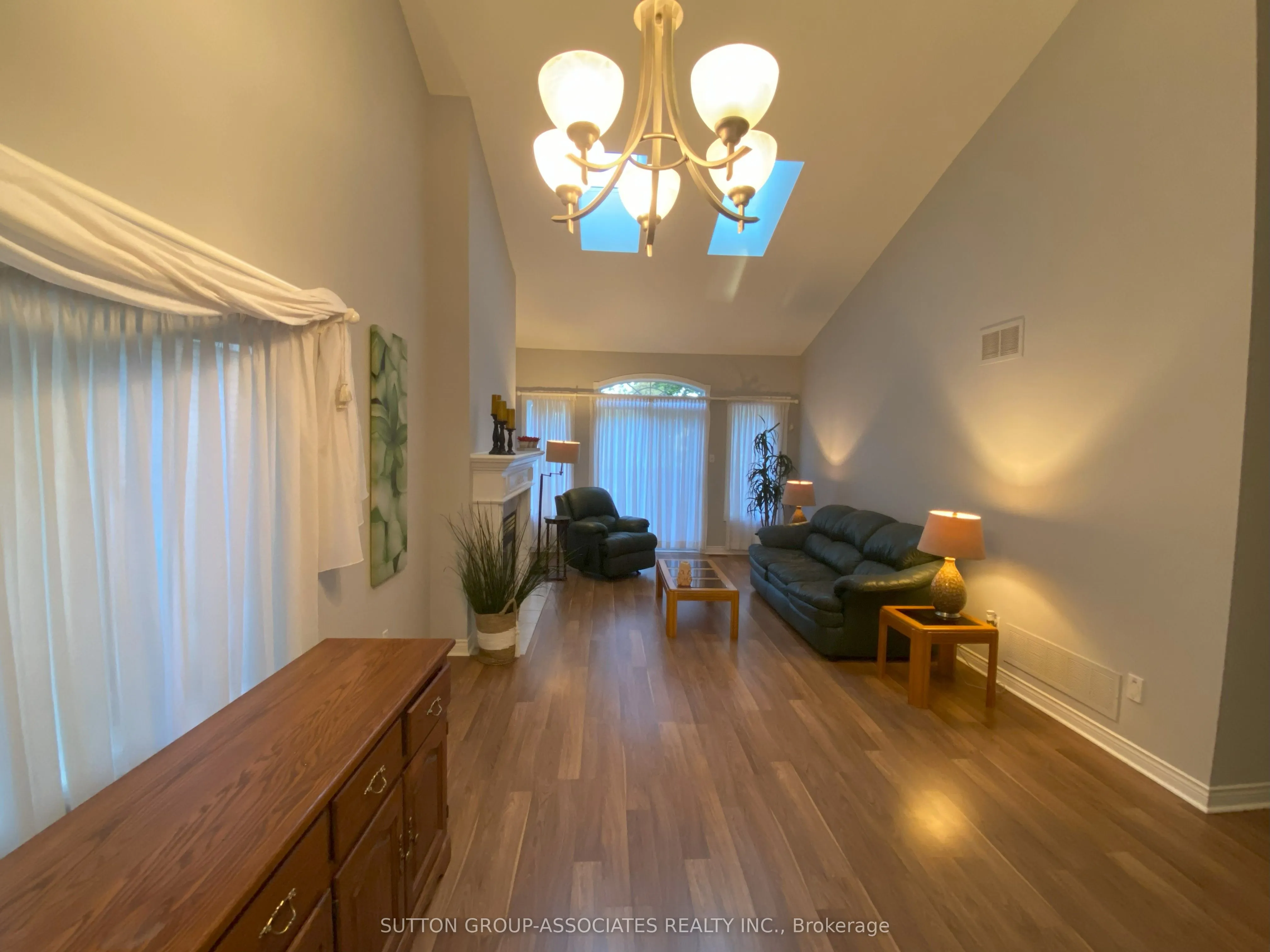 13 Sunset Boulevard, #7