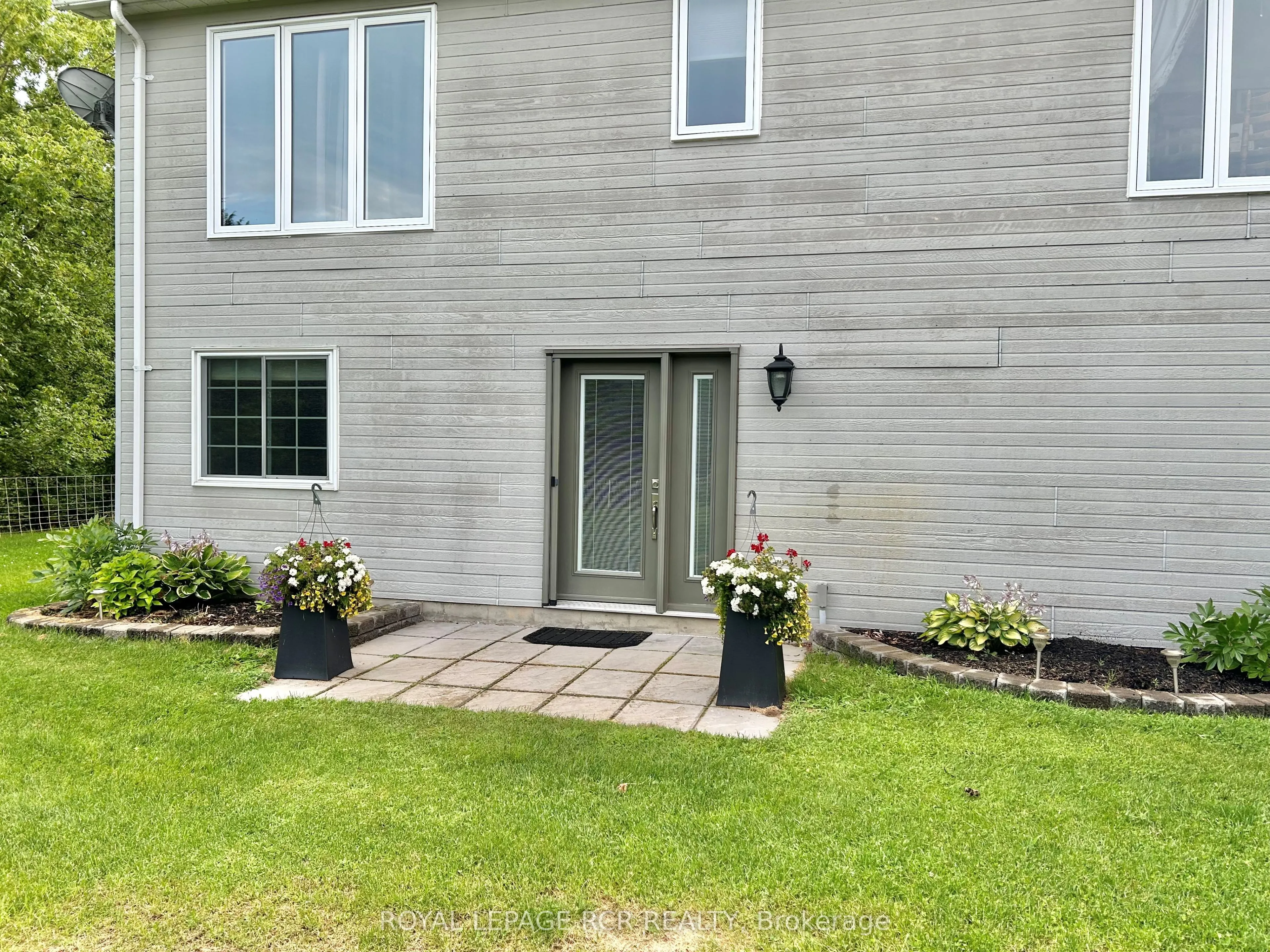 7425 Concession 2 Road