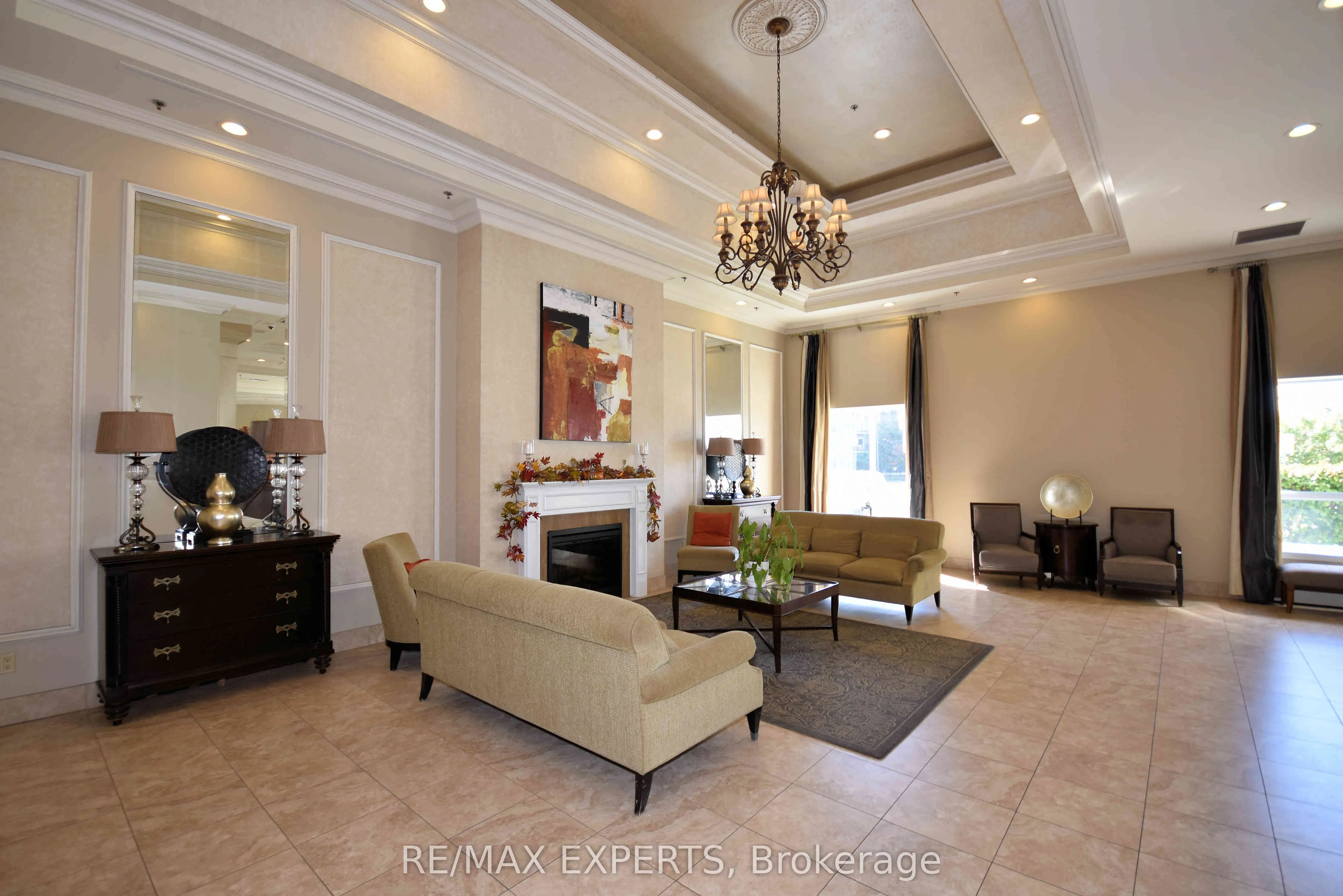2 Maison Parc Court, #416