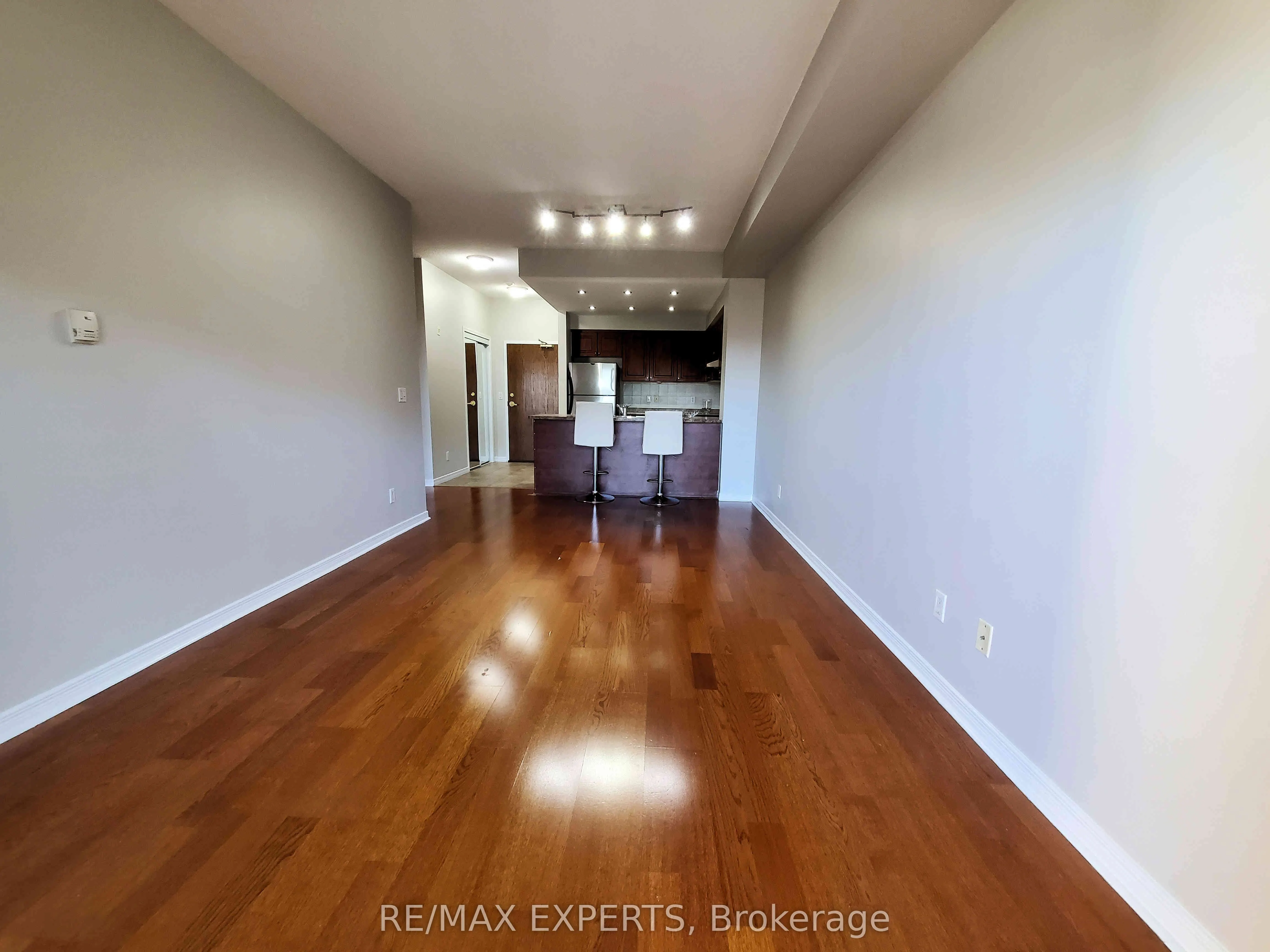 2 Maison Parc Court, #416