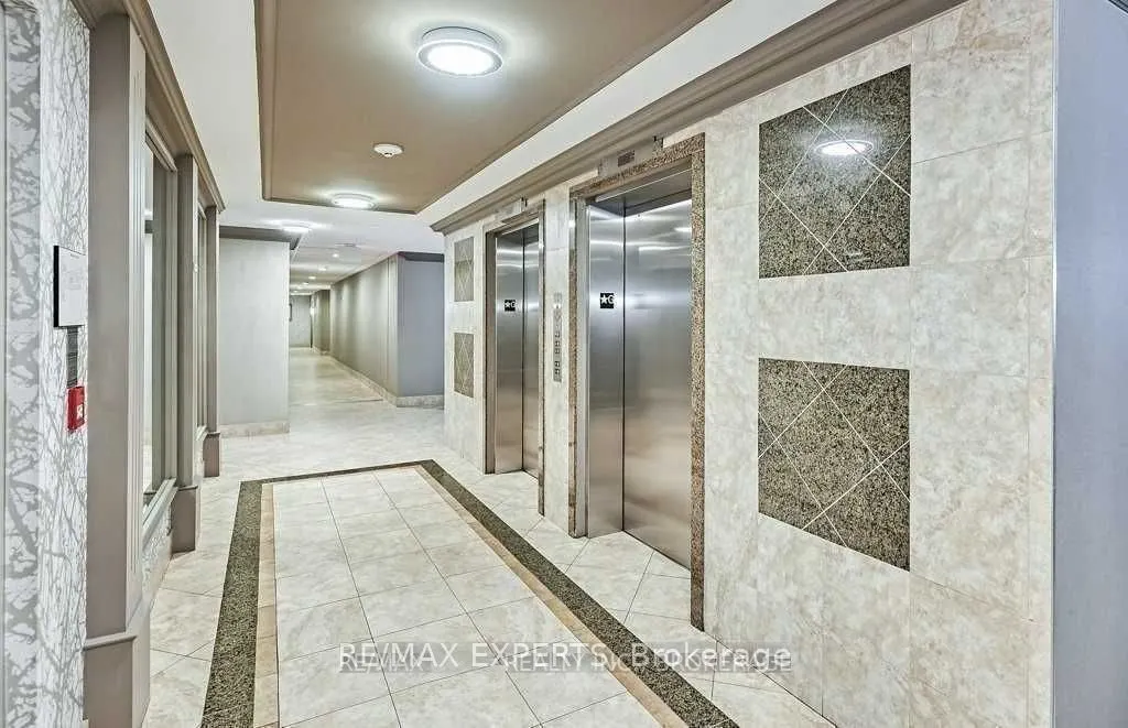 2 Maison Parc Court, #416