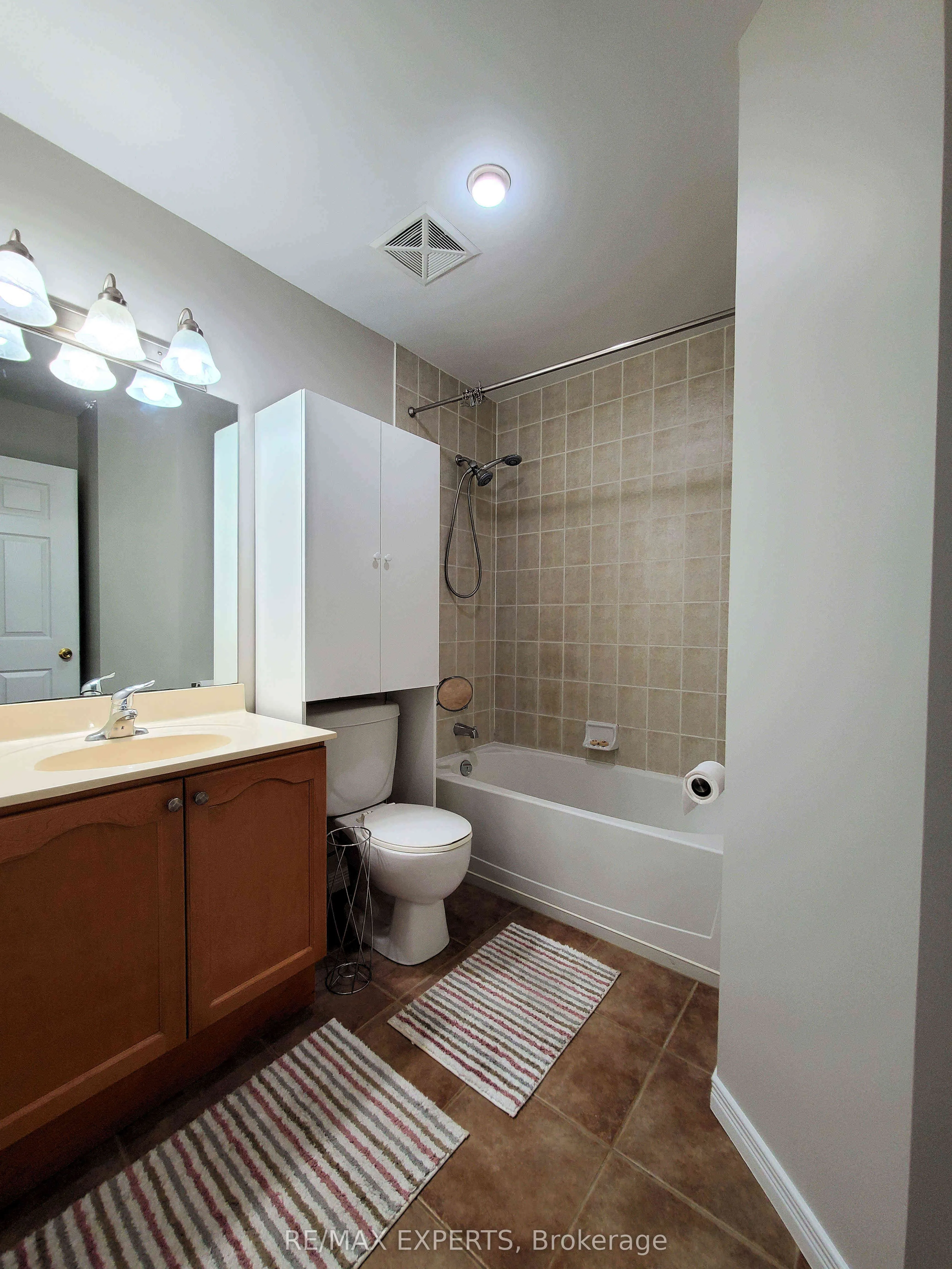 2 Maison Parc Court, #416