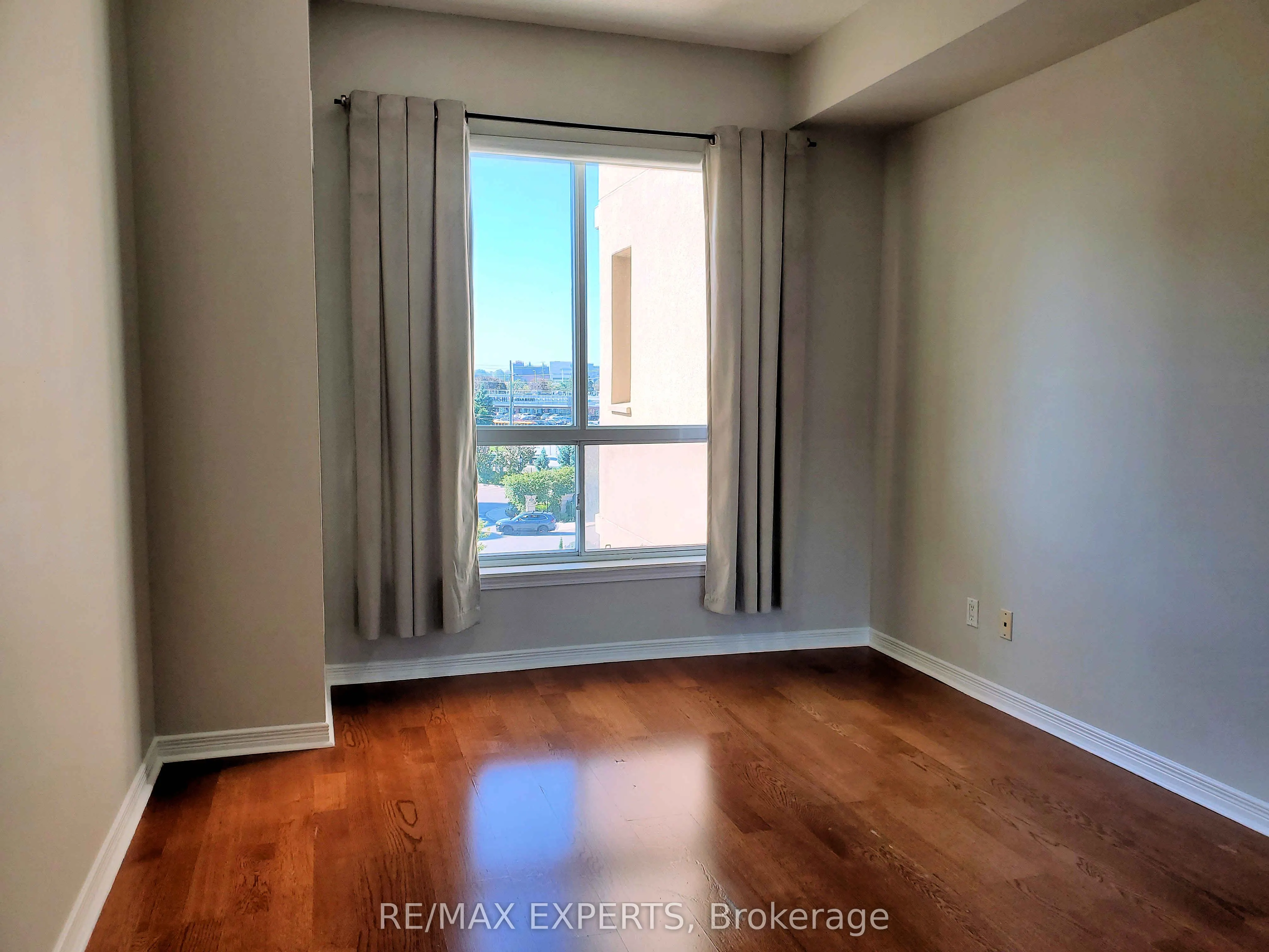 2 Maison Parc Court, #416