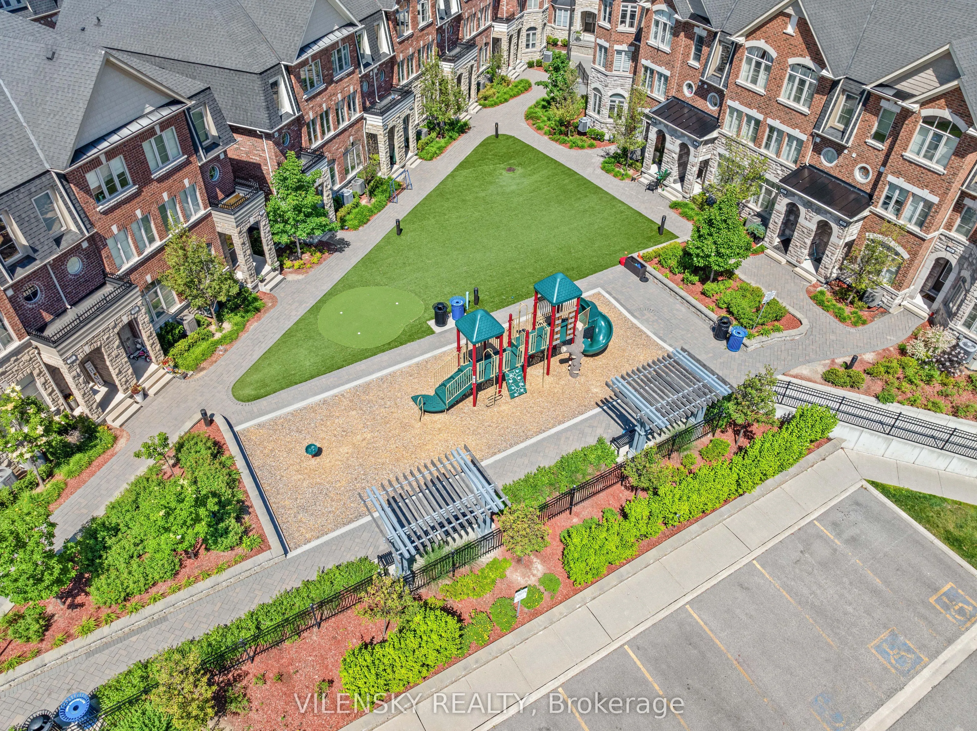 1331 Major Mackenzie Drive, #25
