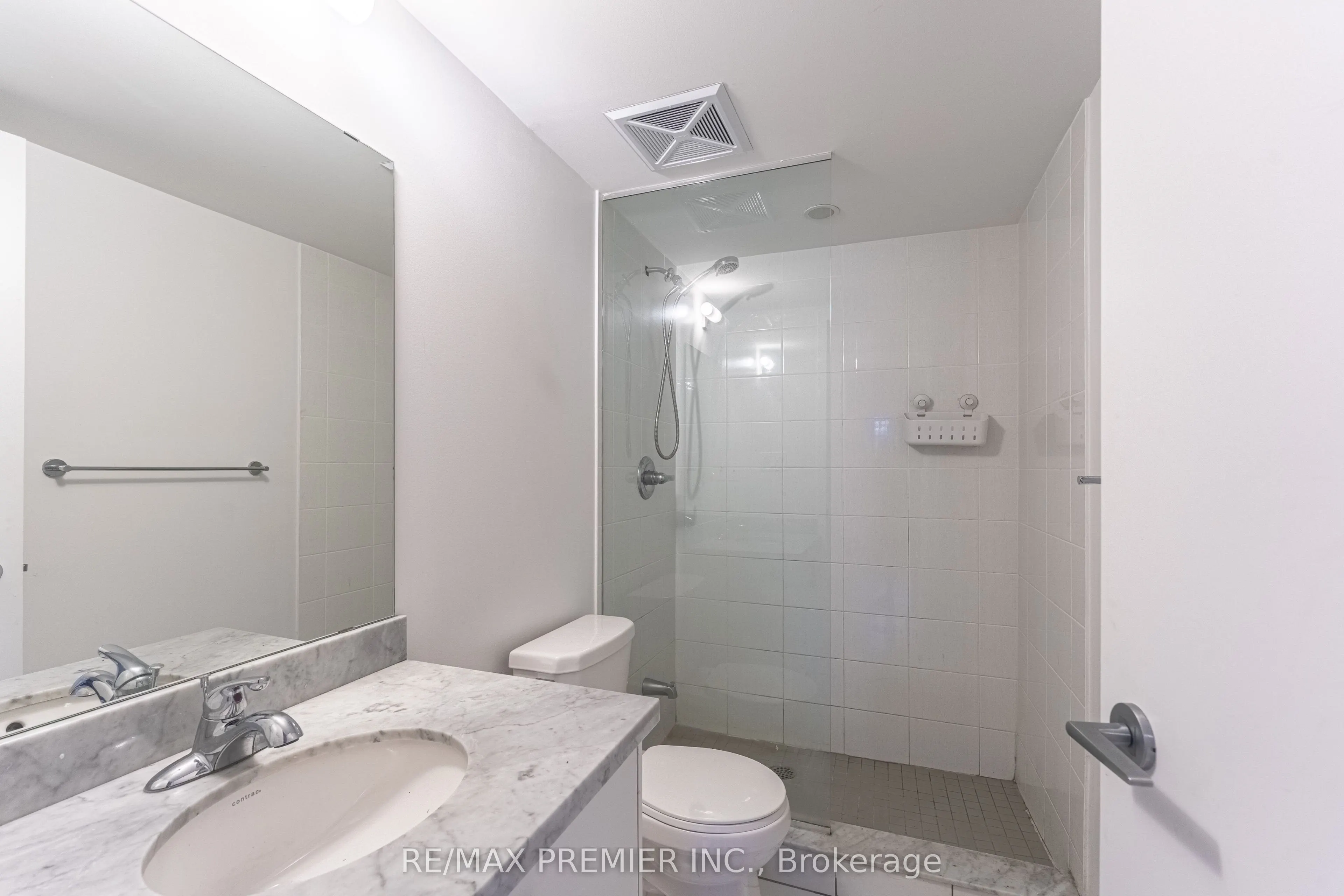 26 Bruce Street, #B02