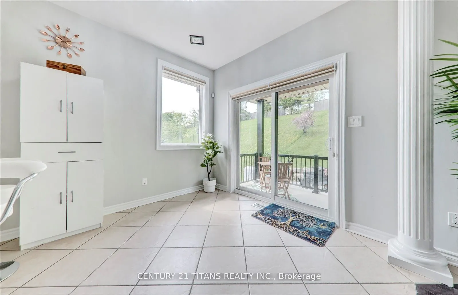 577 Royalpark Way