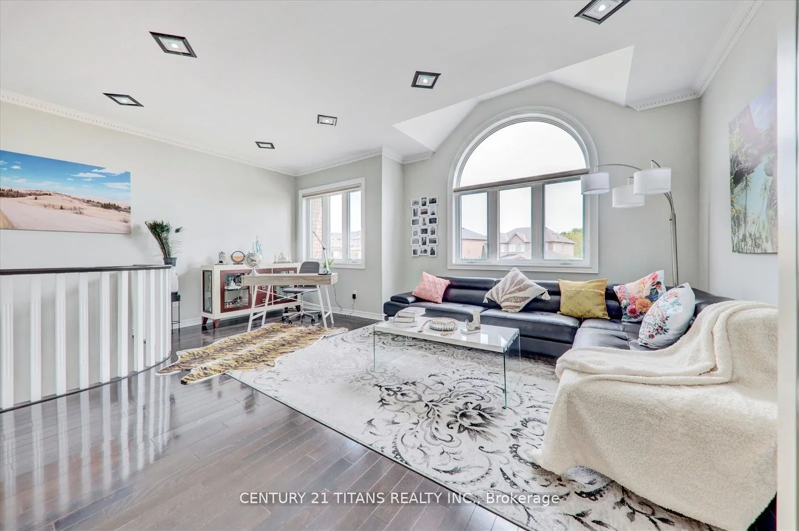 577 Royalpark Way