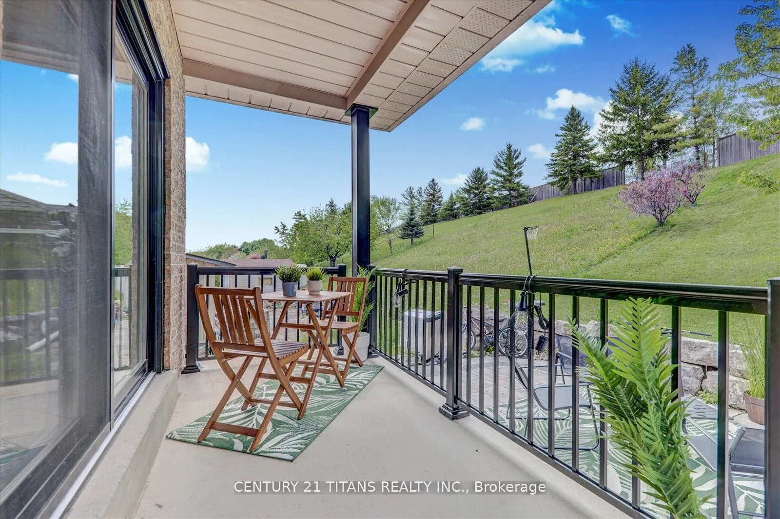 577 Royalpark Way