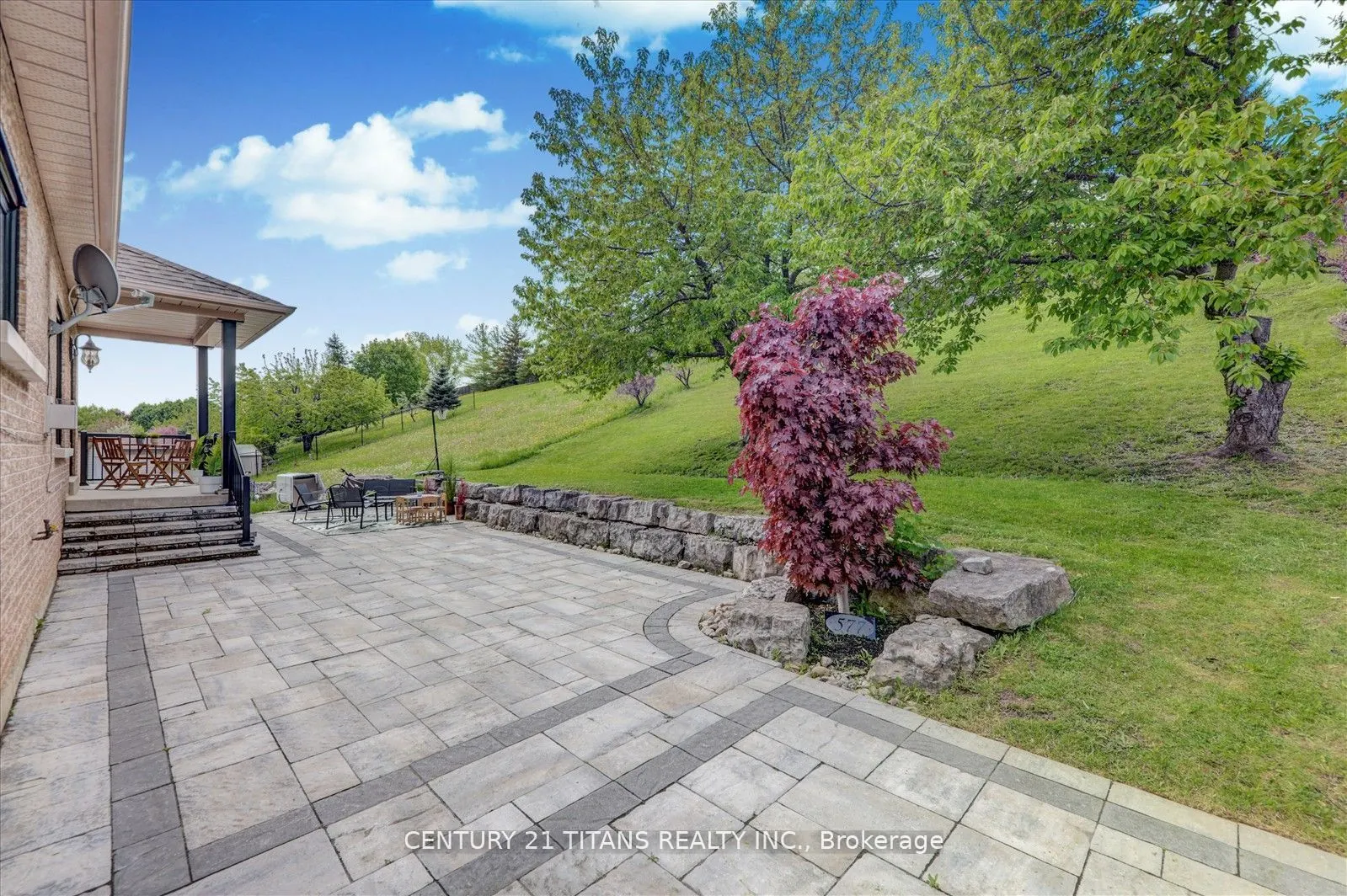 577 Royalpark Way