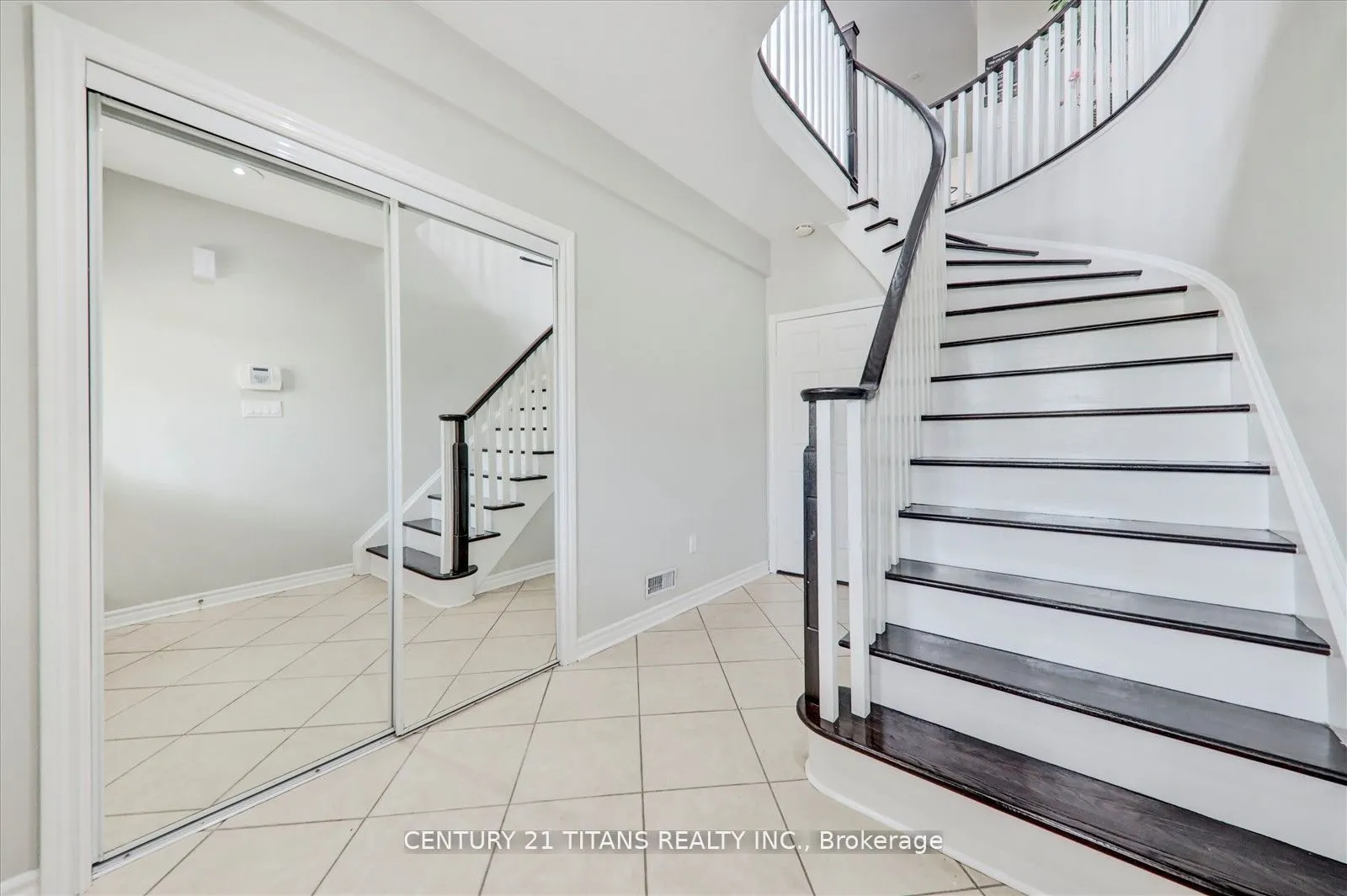 577 Royalpark Way