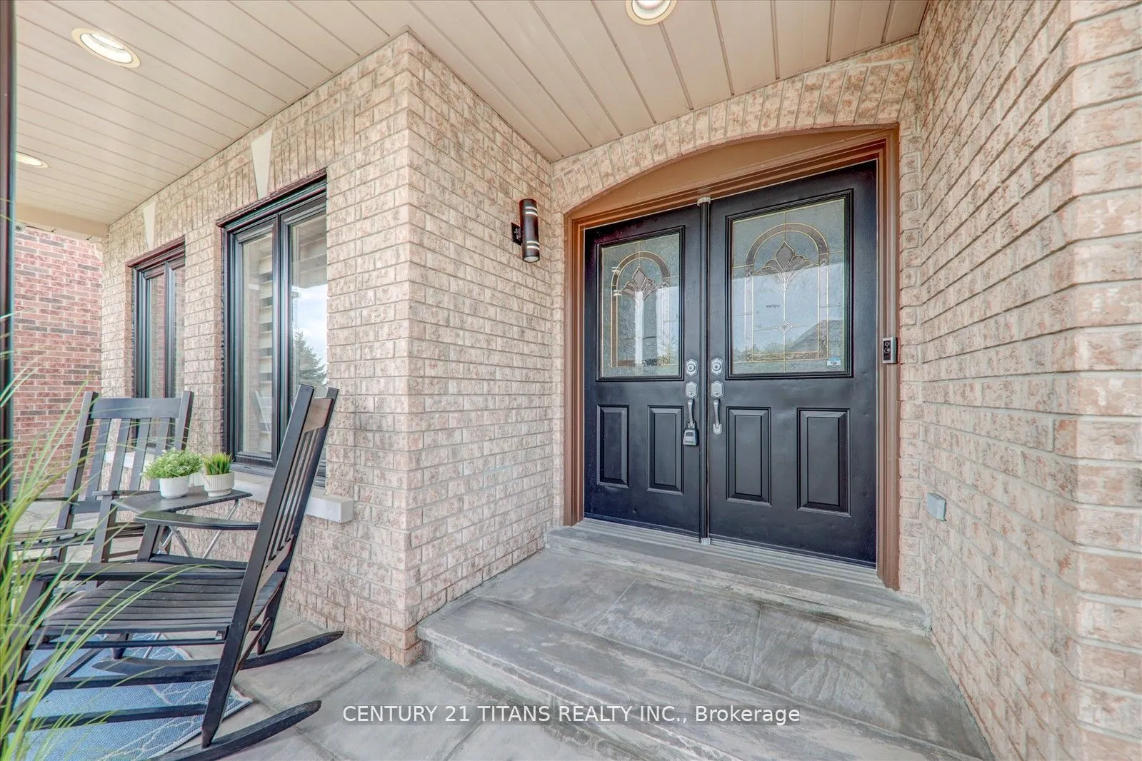 577 Royalpark Way