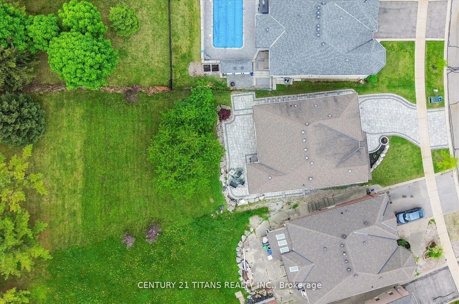 577 Royalpark Way