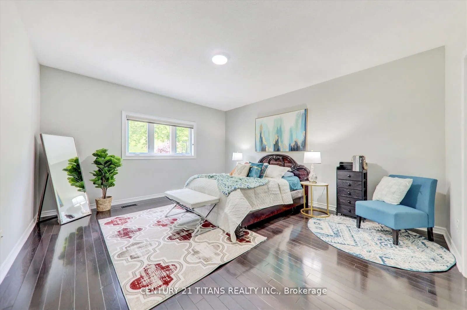 577 Royalpark Way