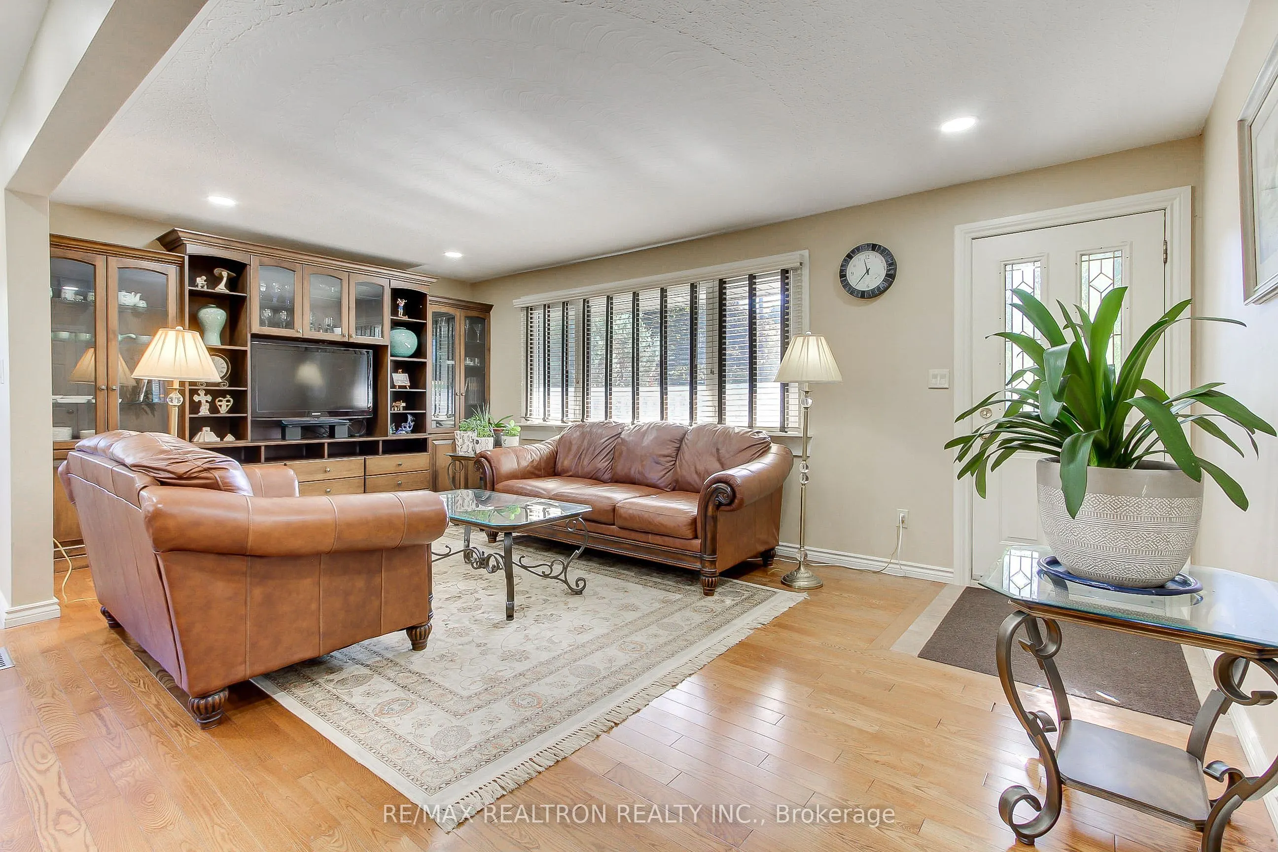 52 Farr Avenue