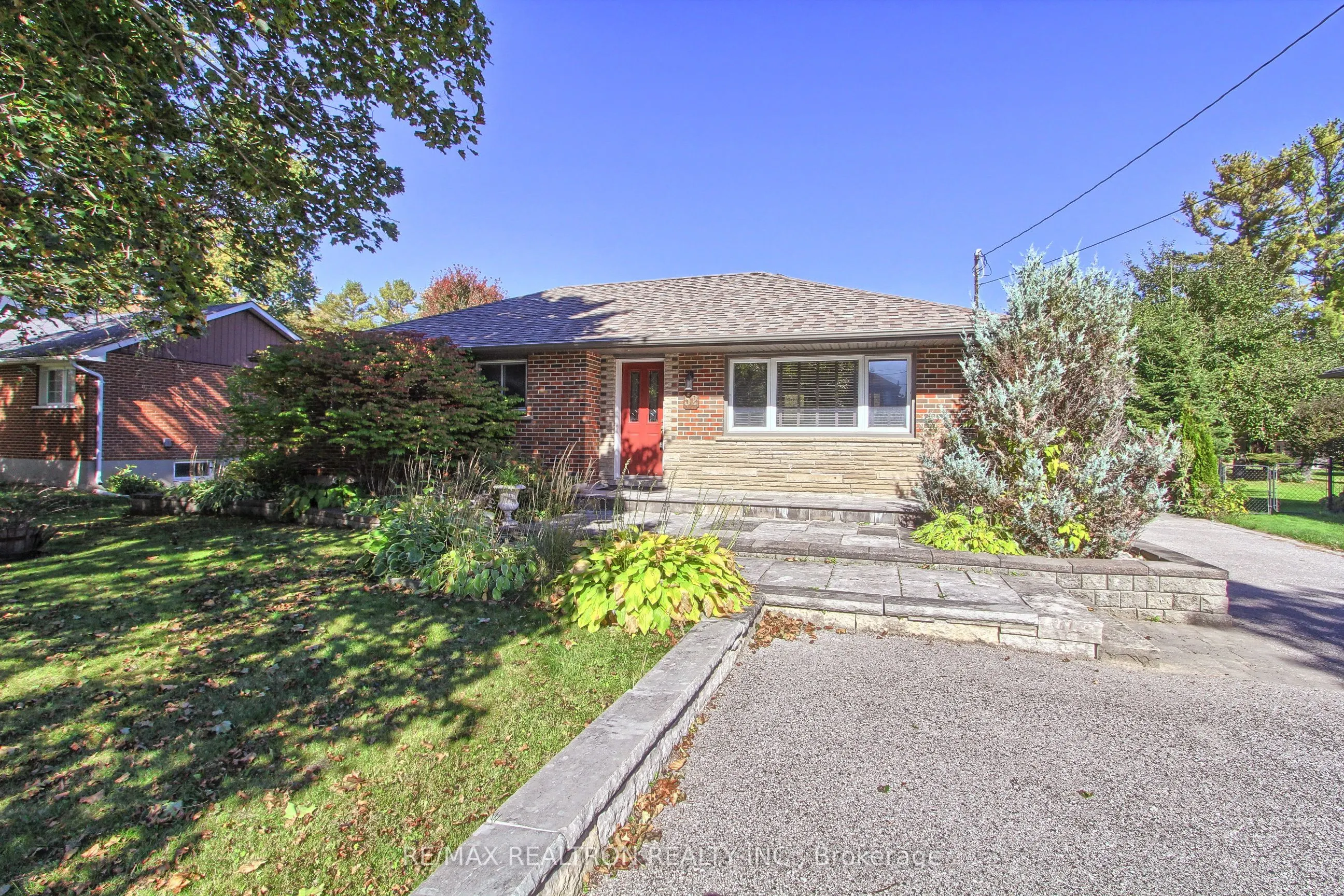 52 Farr Avenue