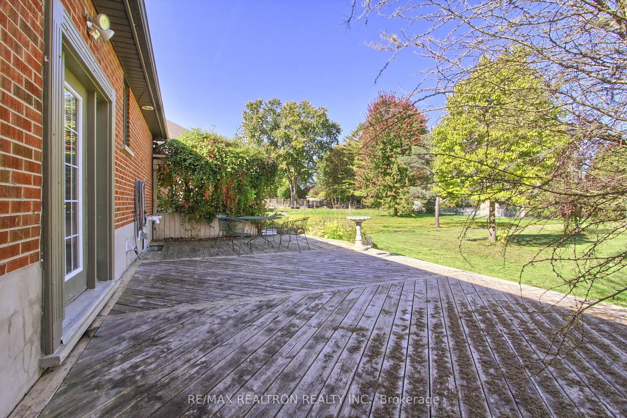 52 Farr Avenue