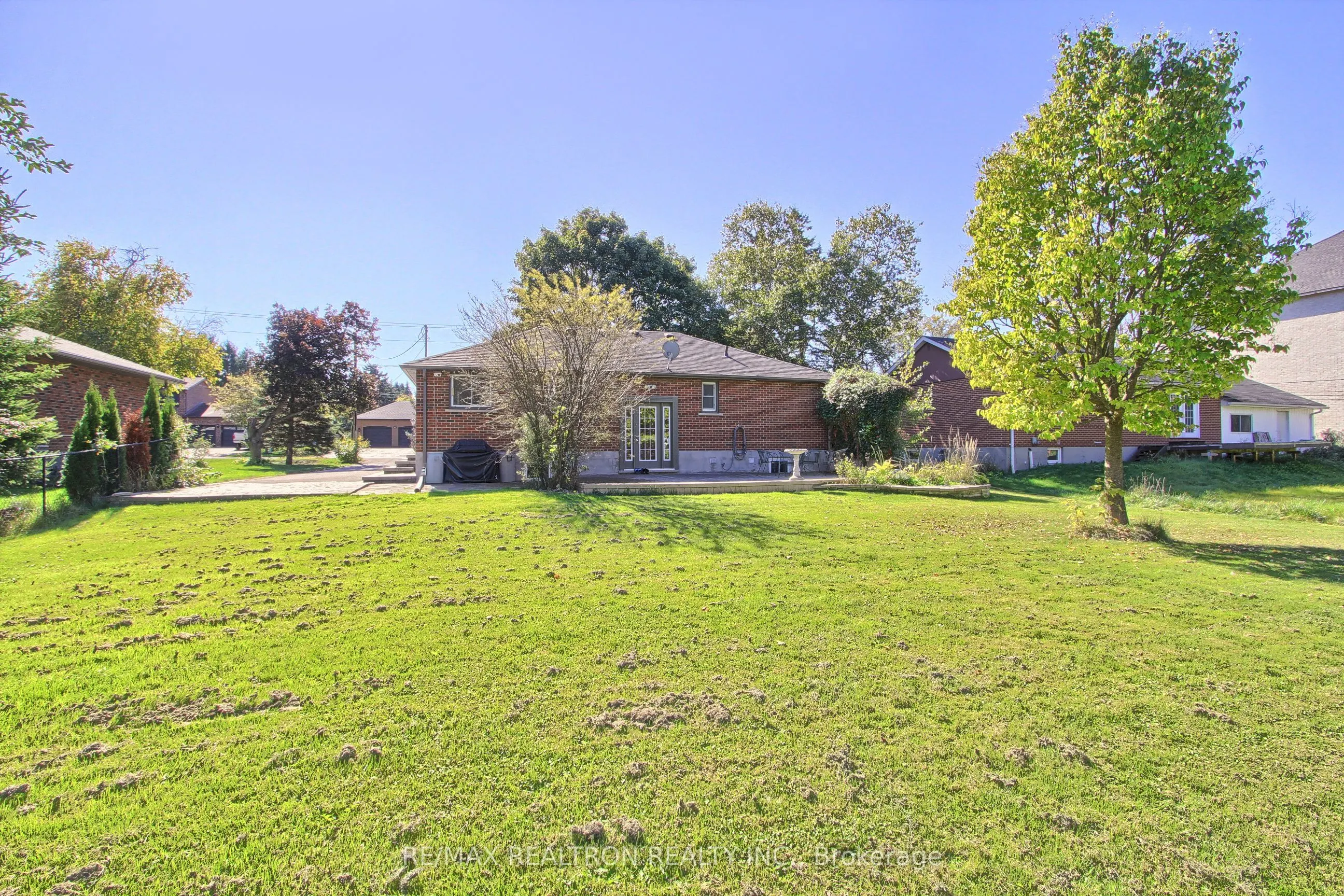 52 Farr Avenue