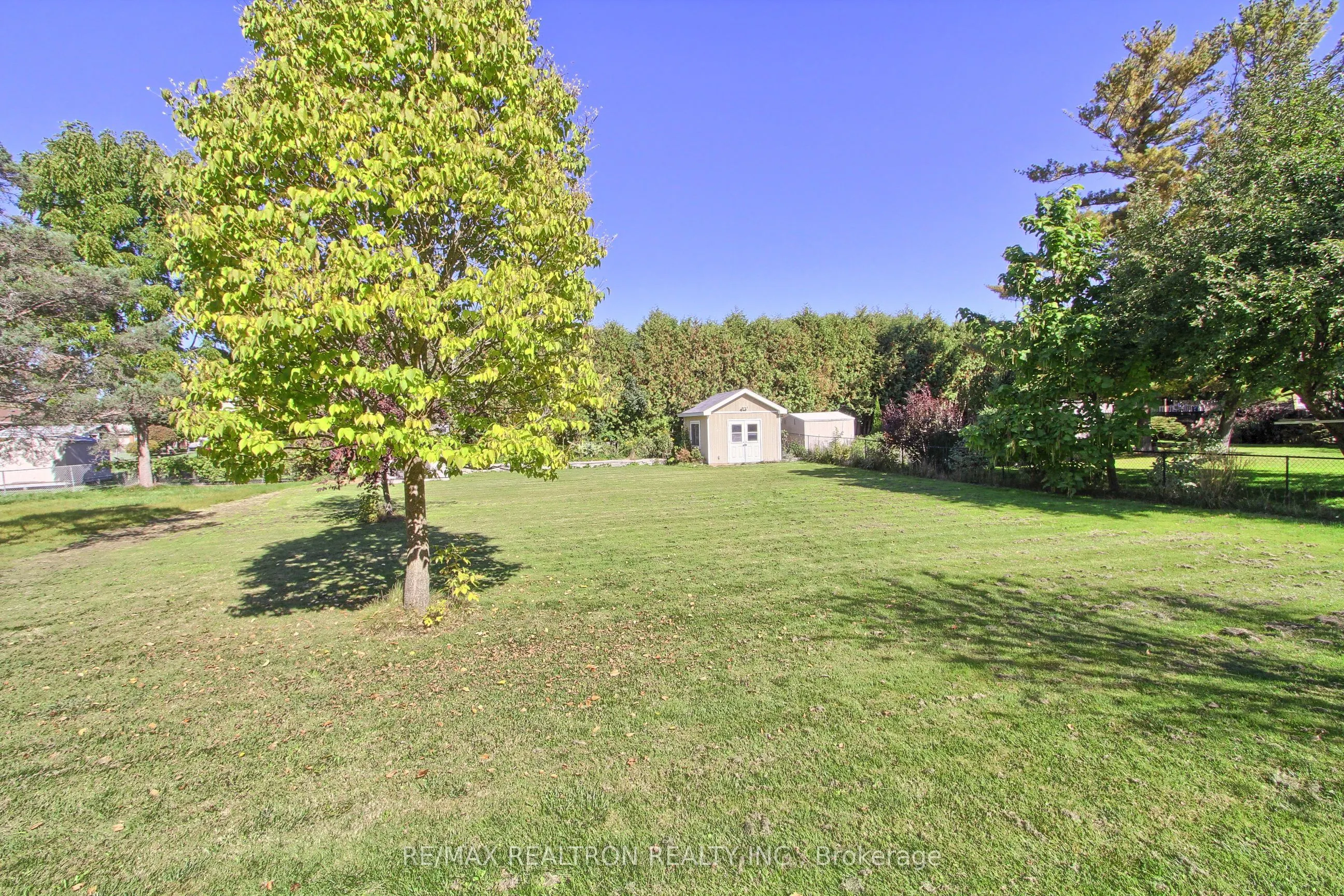 52 Farr Avenue