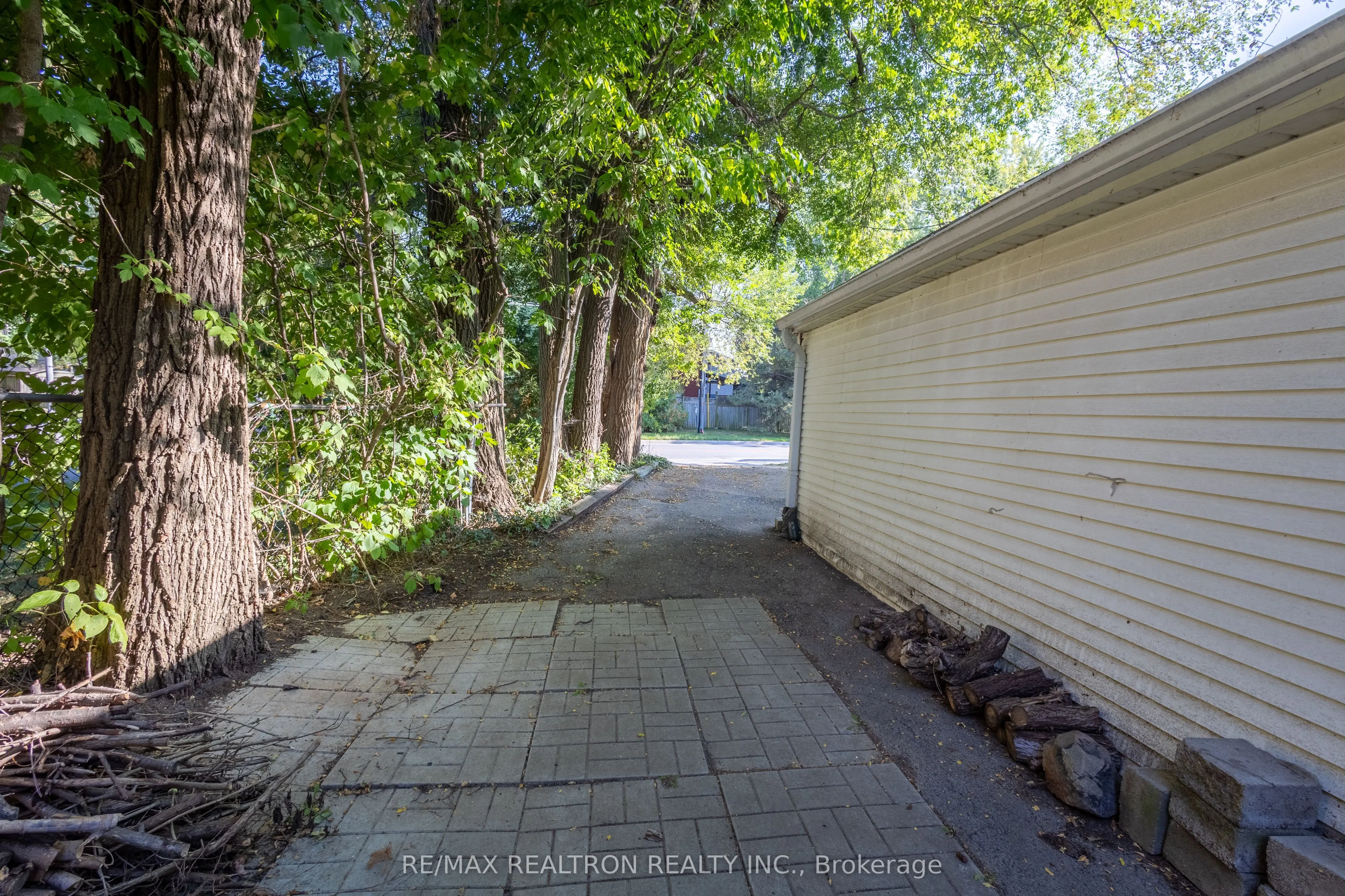 520 North Lake Road