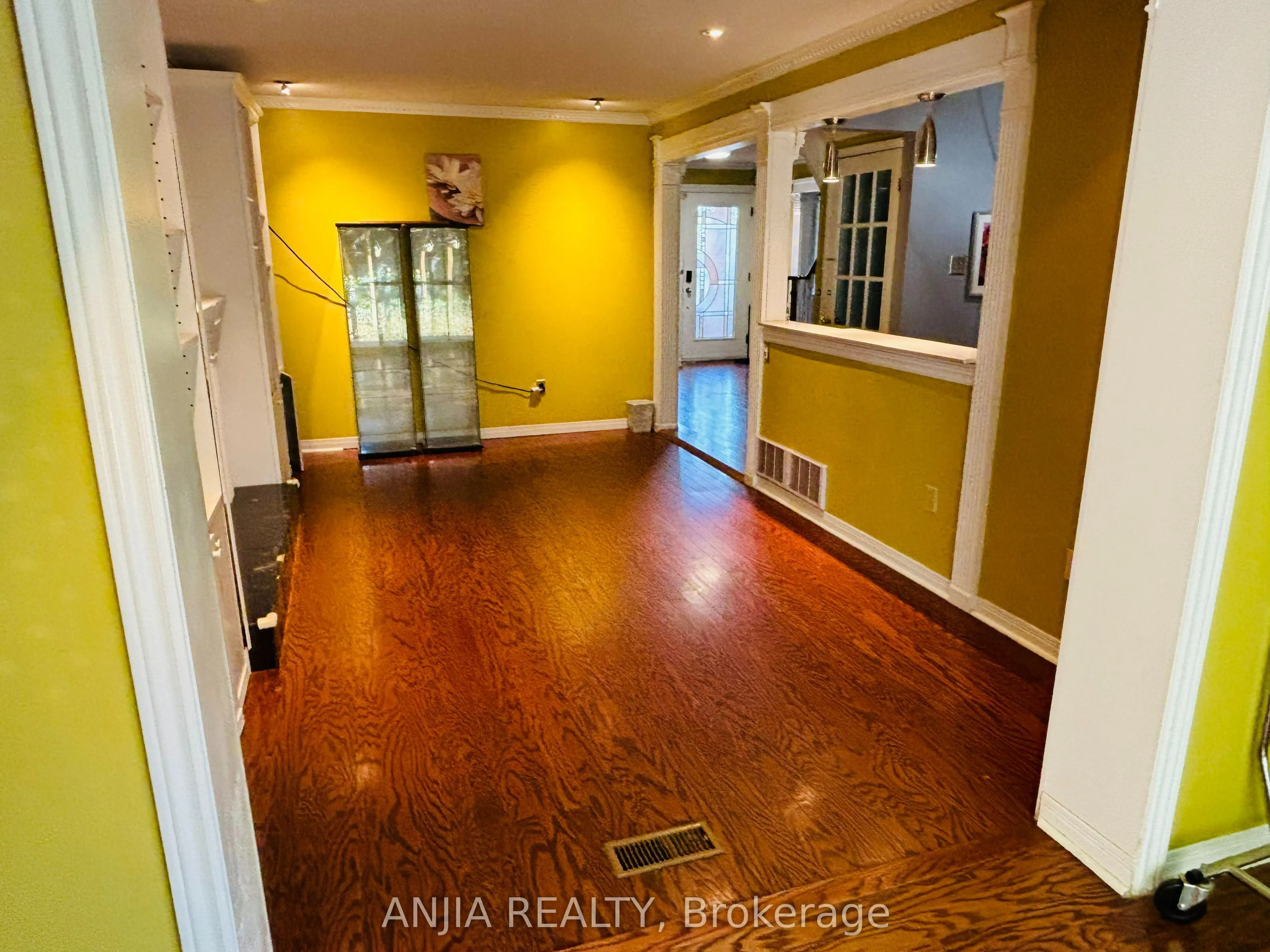 555 Raymerville Drive