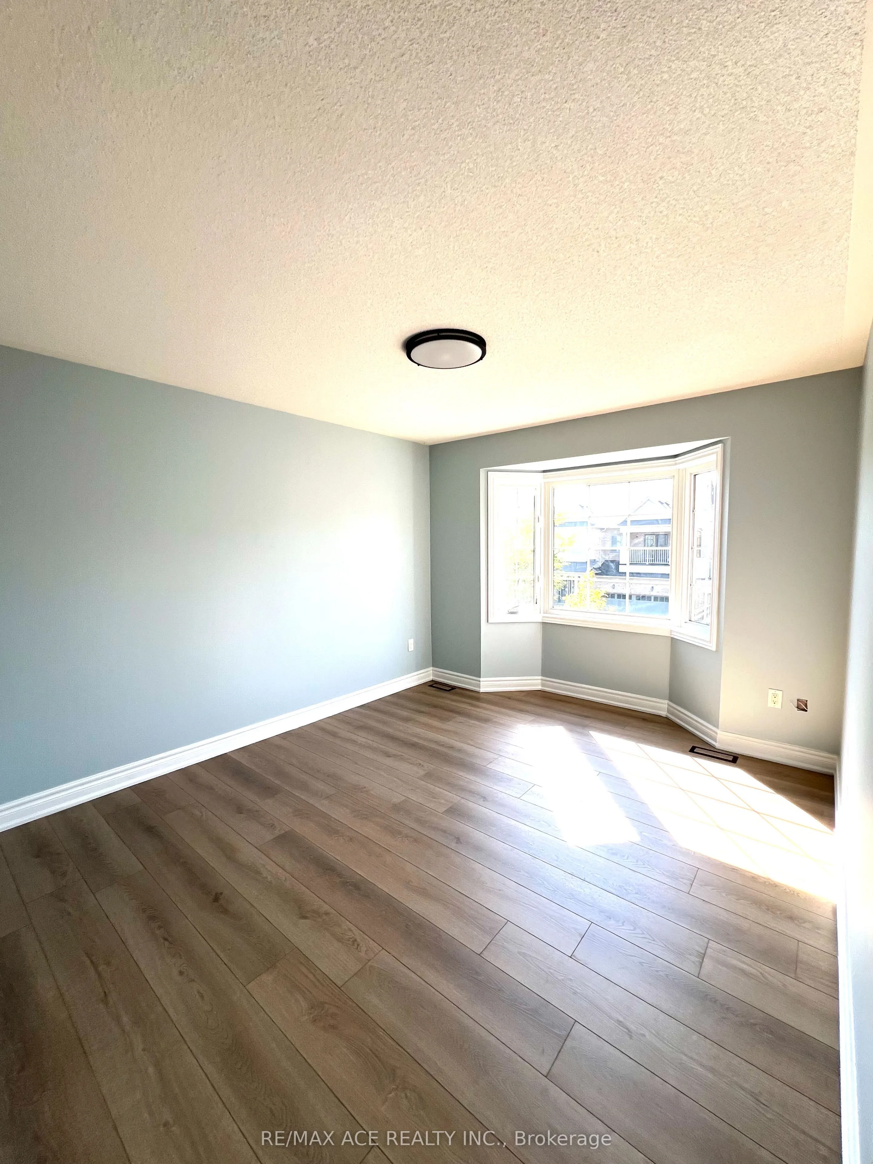 23 Grayleaf Drive