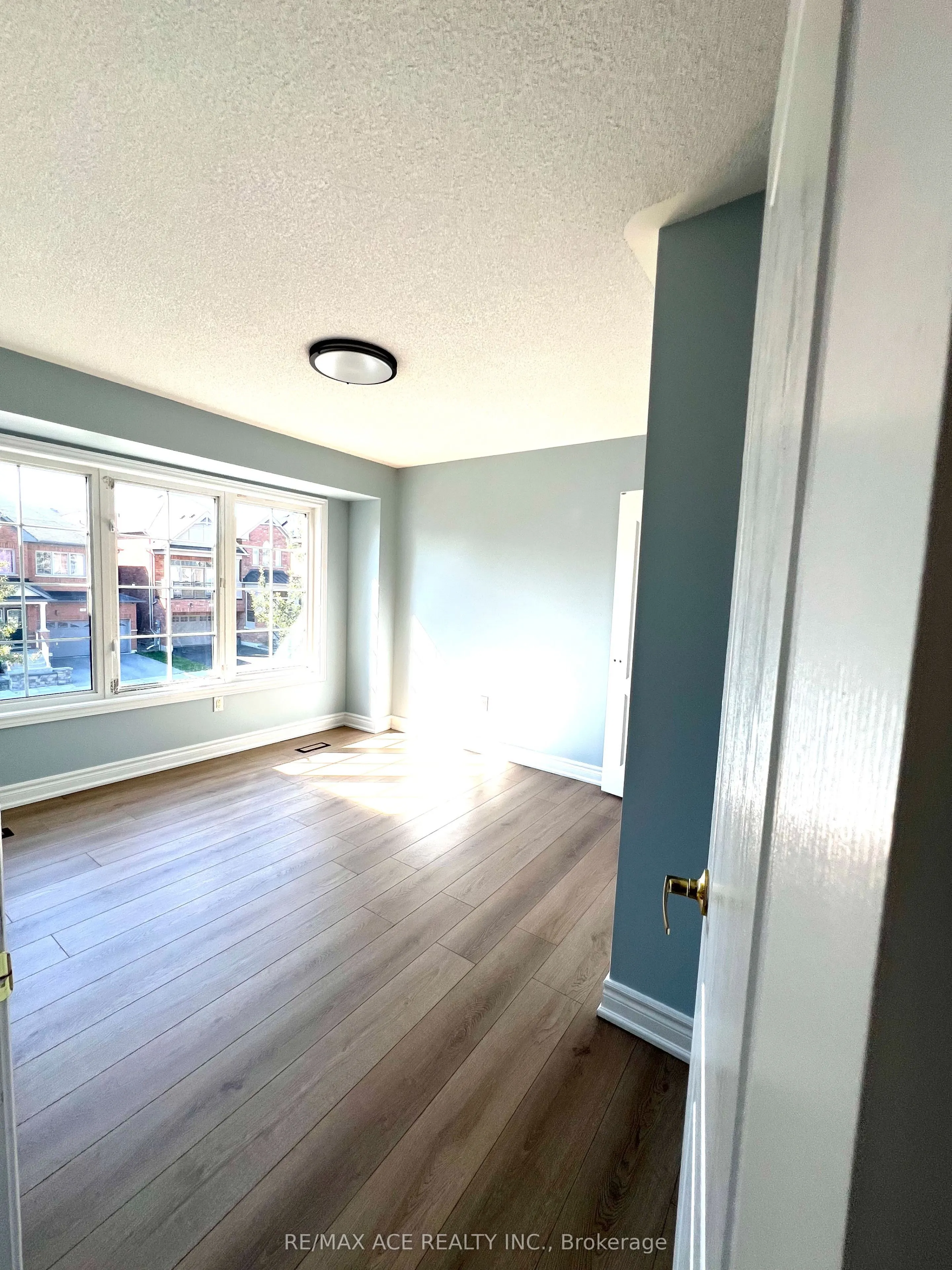 23 Grayleaf Drive