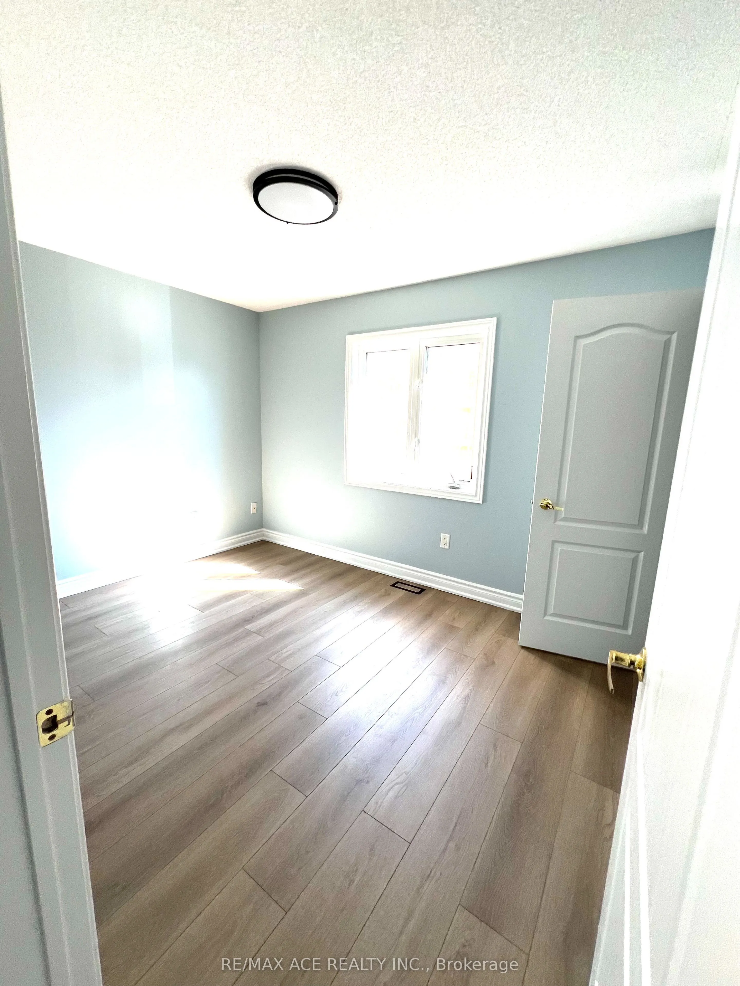 23 Grayleaf Drive
