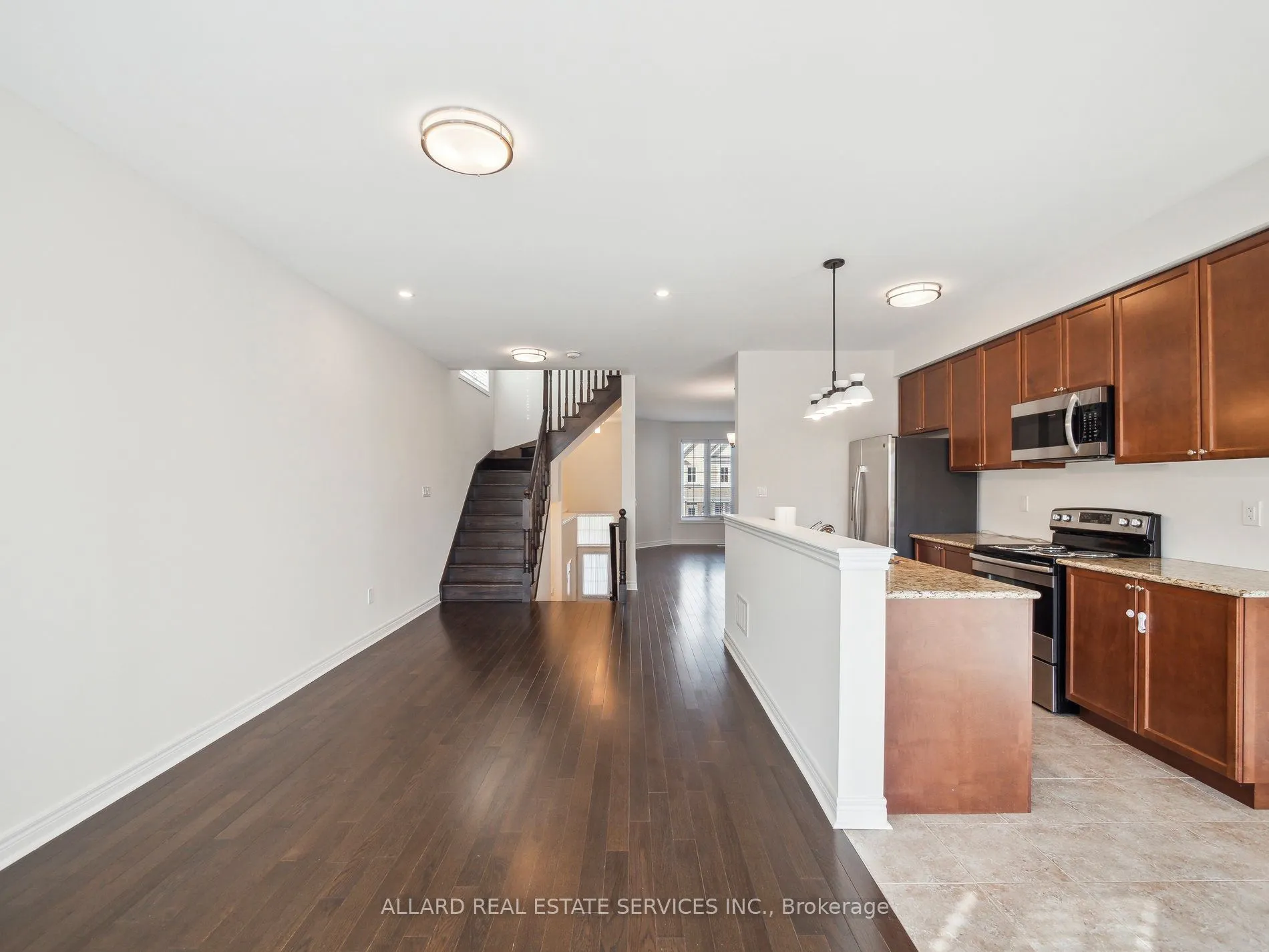 545 Cornell Centre Boulevard