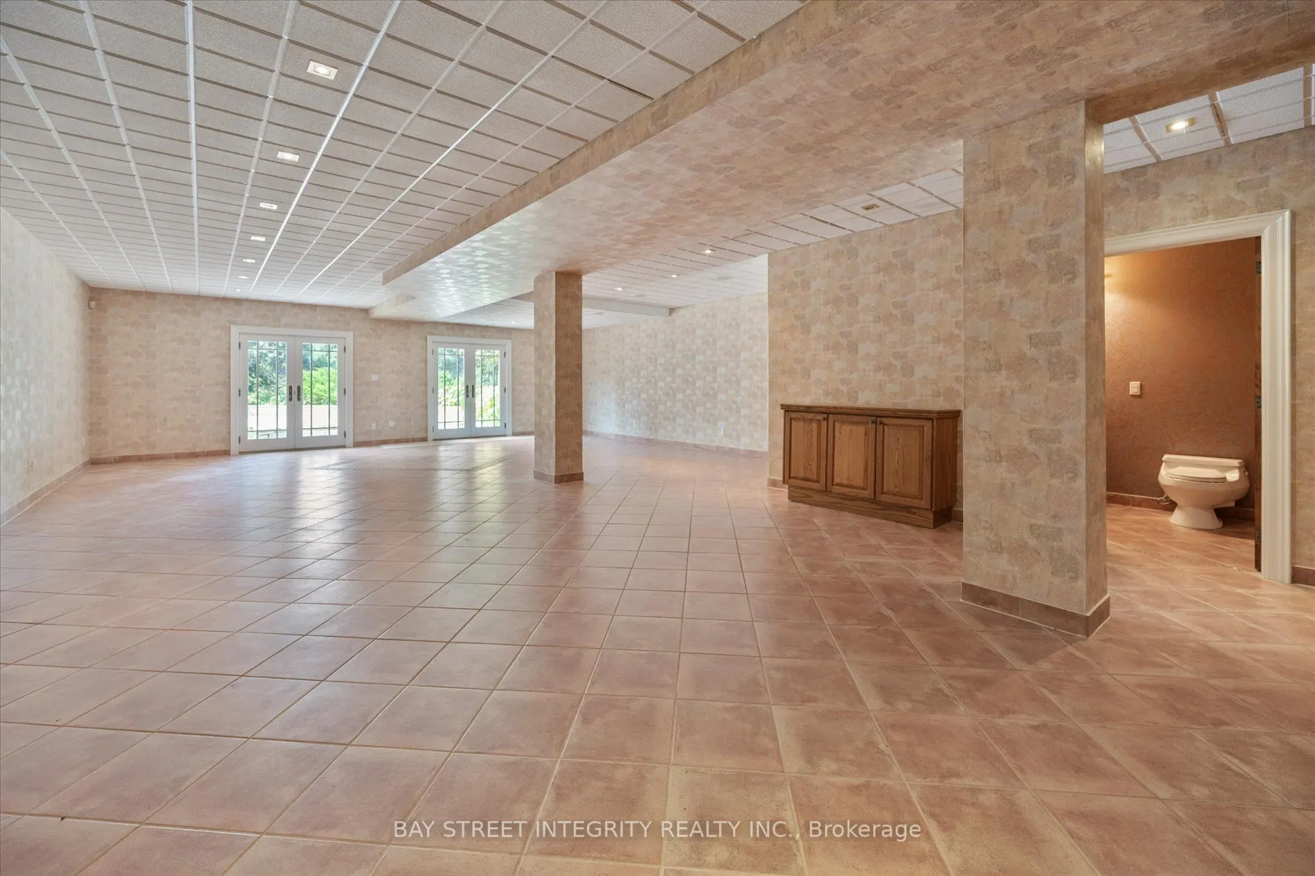 12 Alm Court